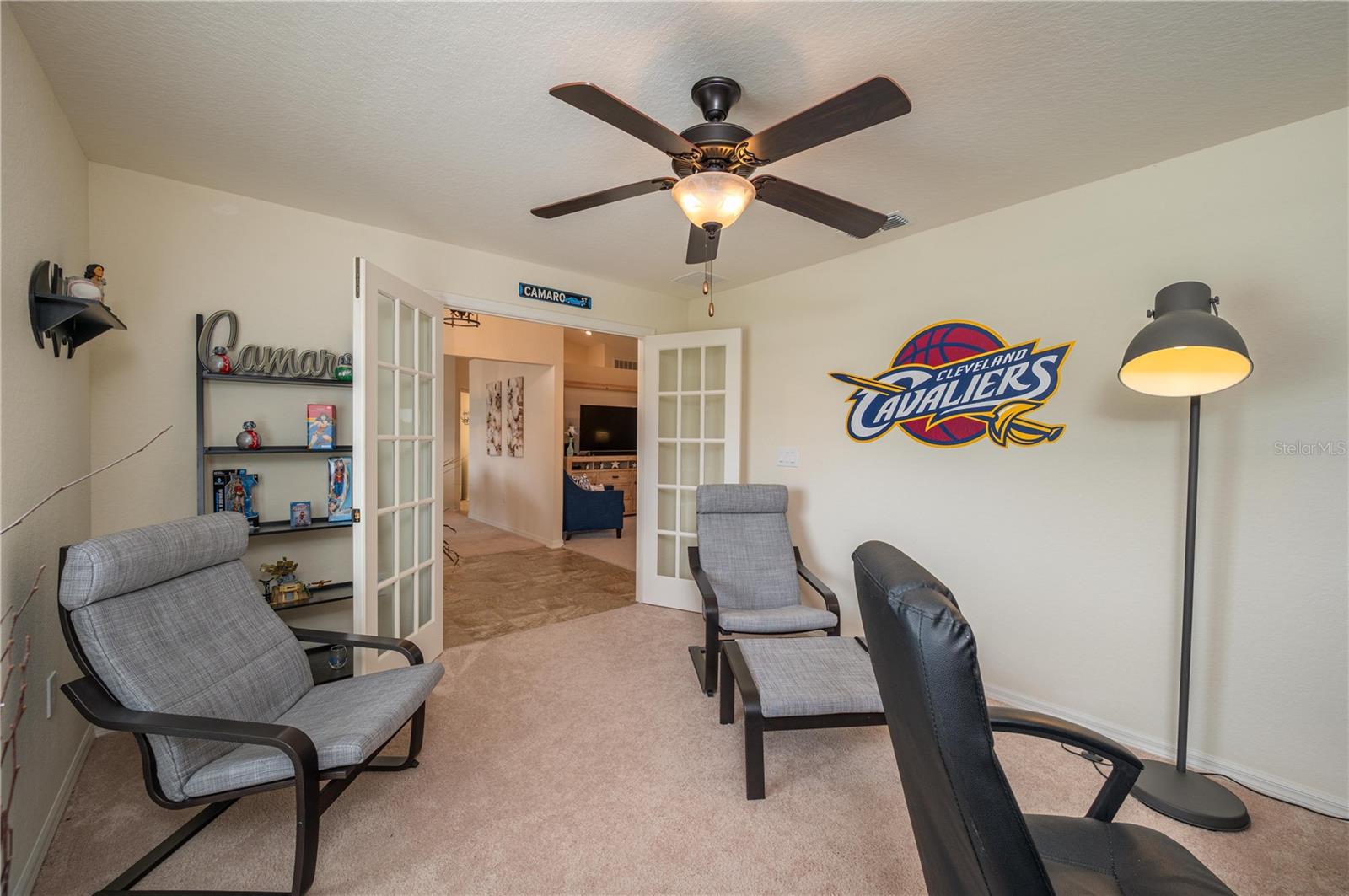 COUNTRY CLUB ESTATES - Residential