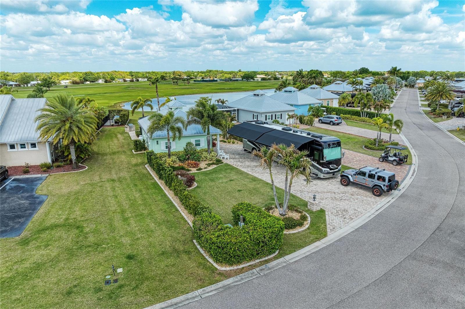THORNTON CRK MOTORCOACH RESIDENCE - Residential