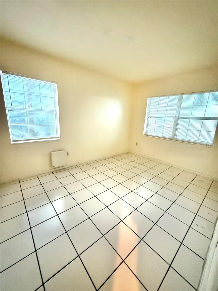GLENWOOD PARK - Residential Lease