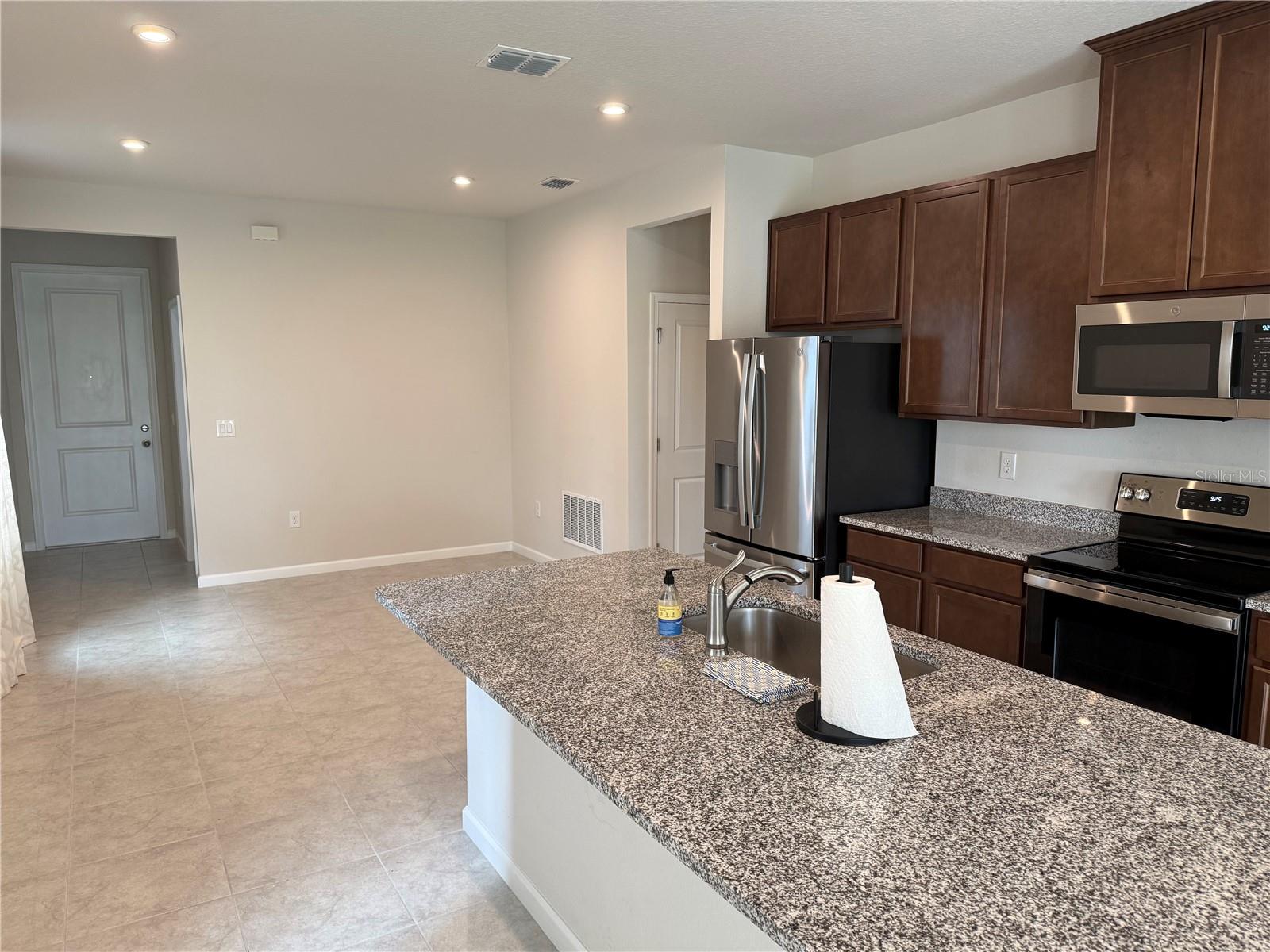 LAKEWOOD PARK PH 1 - Residential Lease