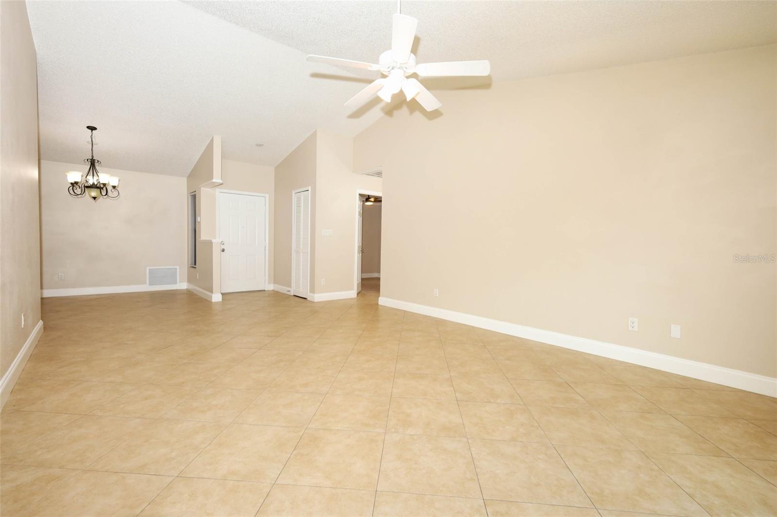 ALAFAYA WOODS - Residential