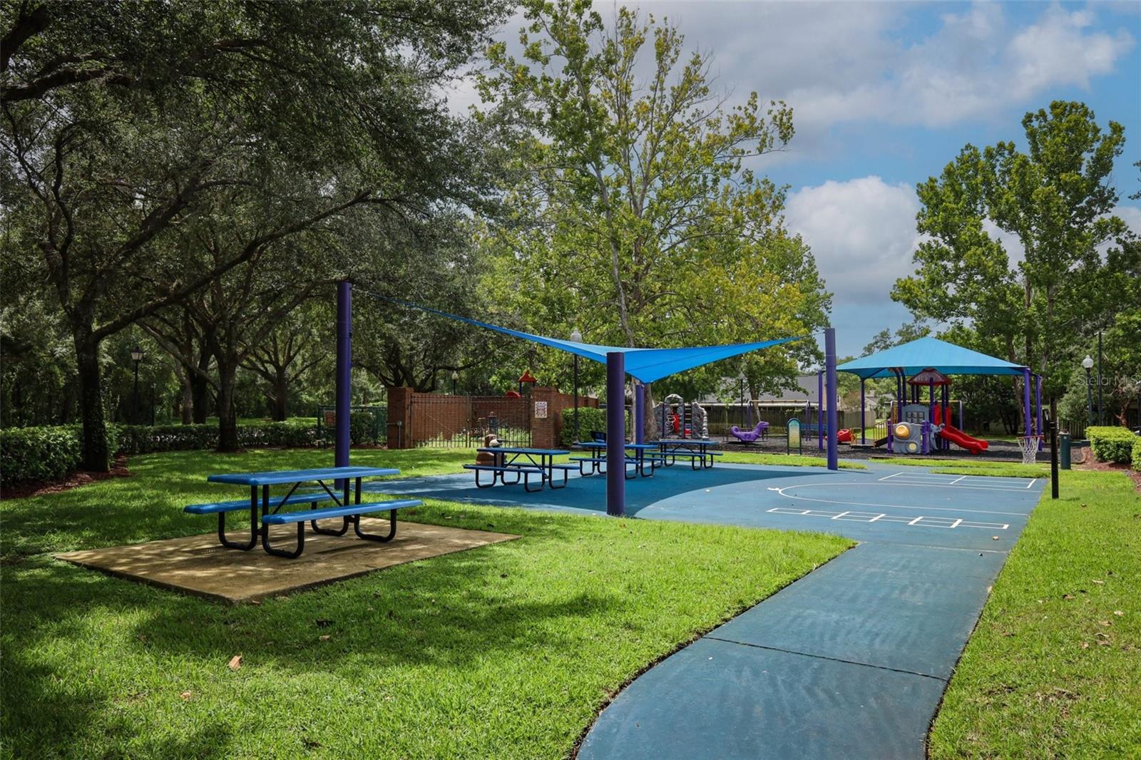 ALAFAYA WOODS - Residential