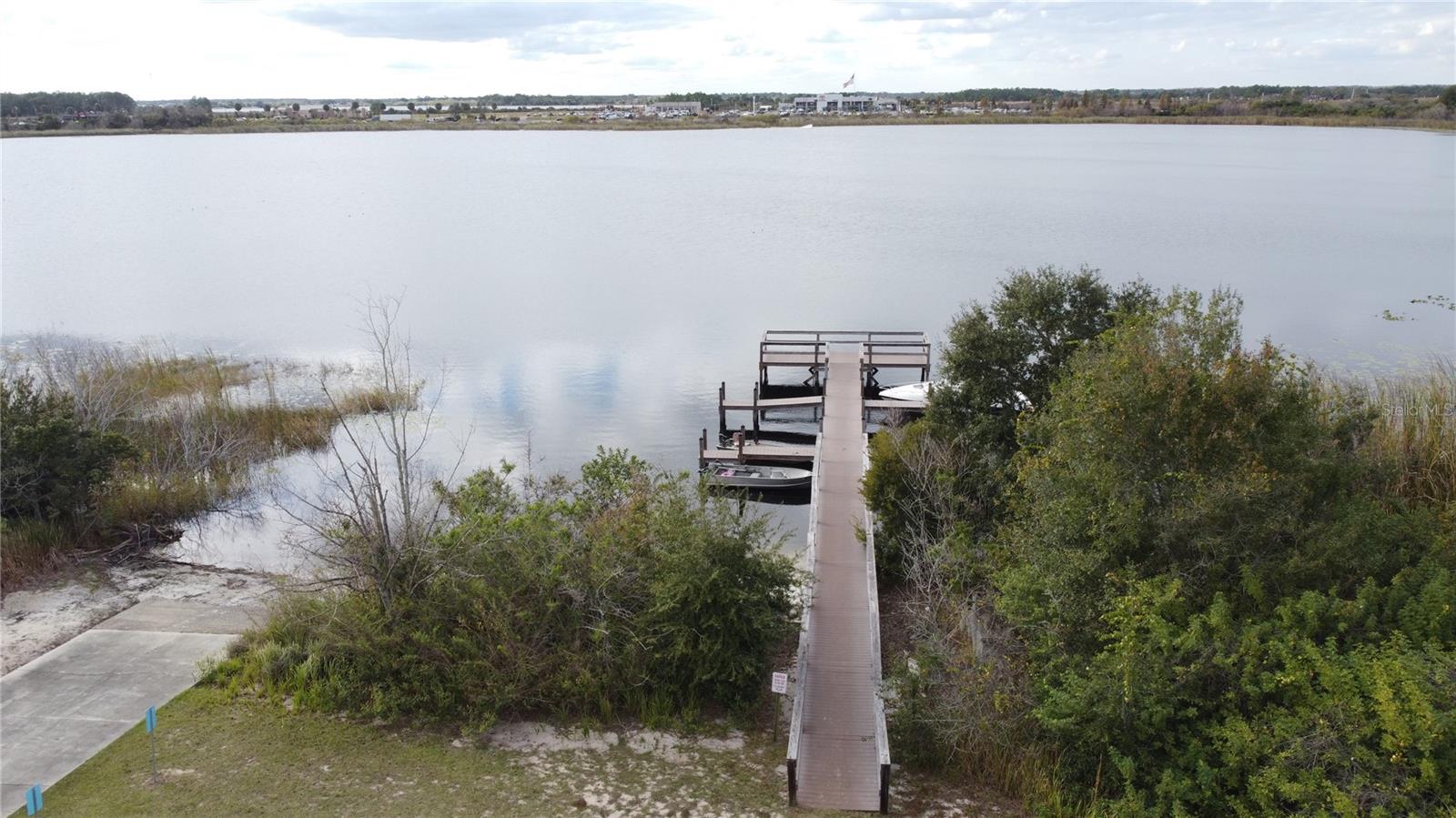 CALABAY PARC AT TOWER LAKE - Residential