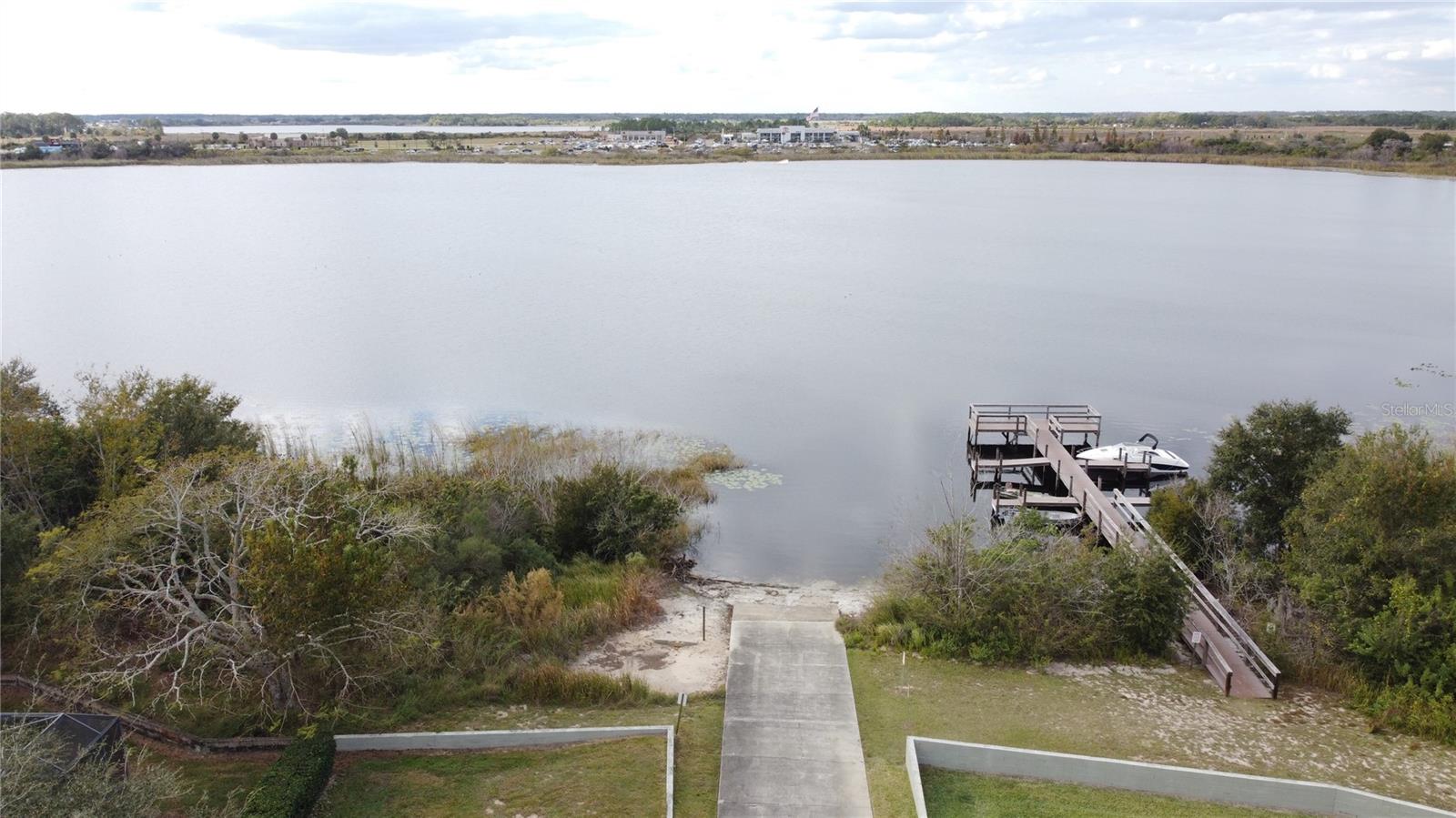 CALABAY PARC AT TOWER LAKE - Residential