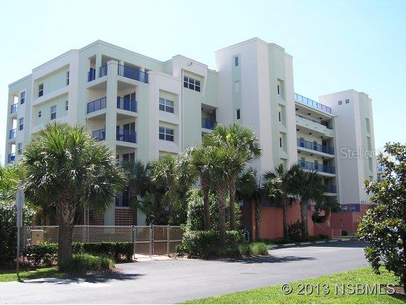 DEVELOPER'S CLEARANCE... THIS NEW UNIT HAD BEEN PREVIOUSLY LEESED WITH AN OPTION TO PURCHASE. TENANT MOVED OUT AND DEVELOPER COMPLETELY REFURBISHED IT. IT SHOWS LIKE THE NEW UNIT THAT IT IS, PRICED AT A DISCOUNT FOR A QUICK SALE ;LocationDescription: Condo ;Water: City