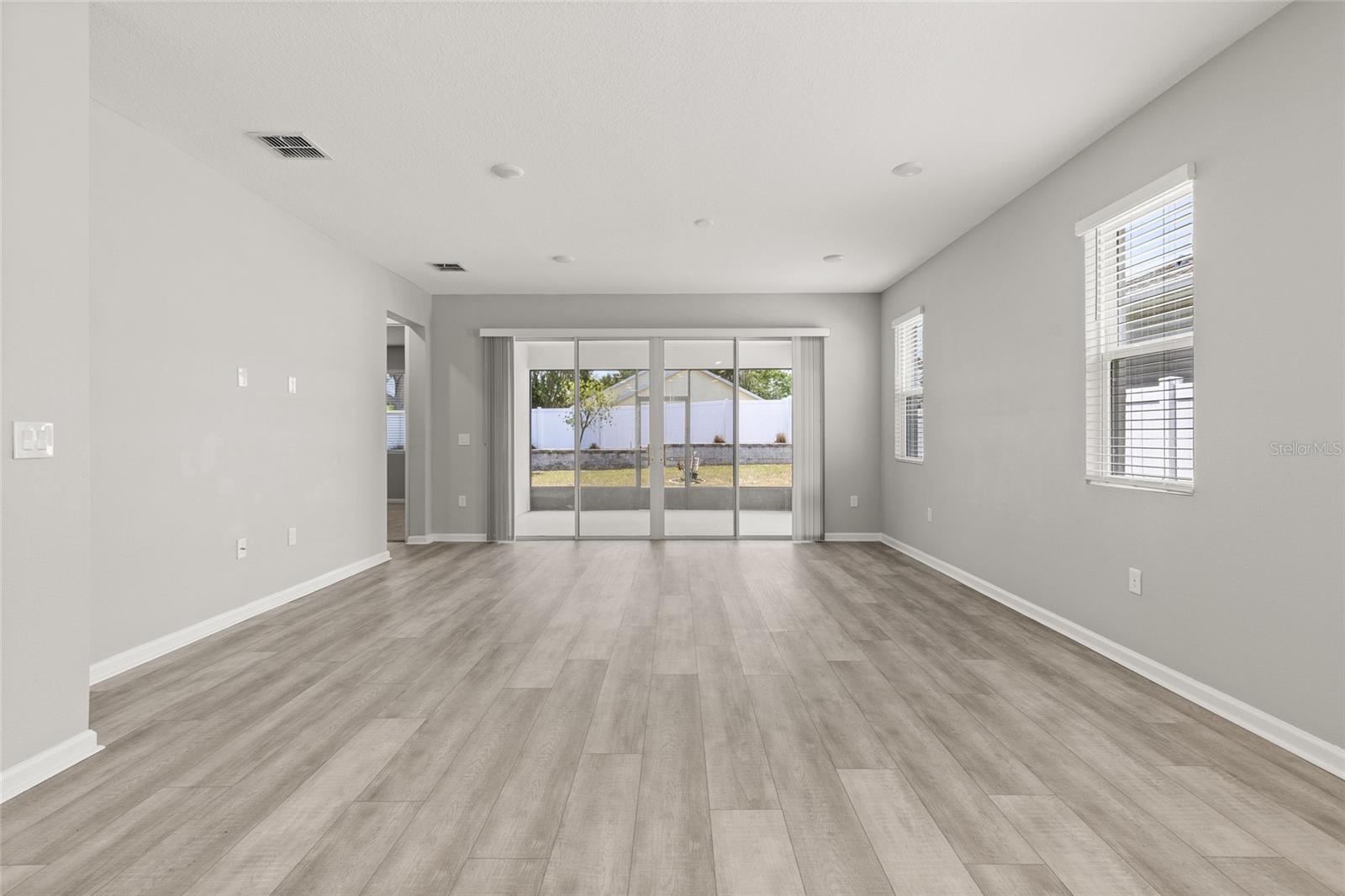 SEASONS/SILVER BASIN - Residential