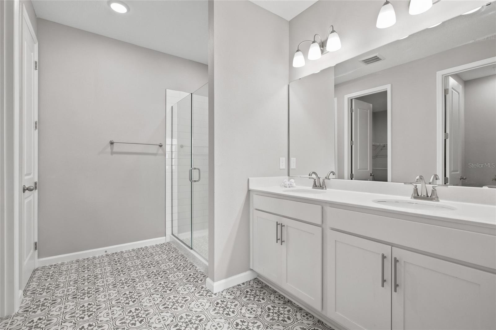 SEASONS/SILVER BASIN - Residential