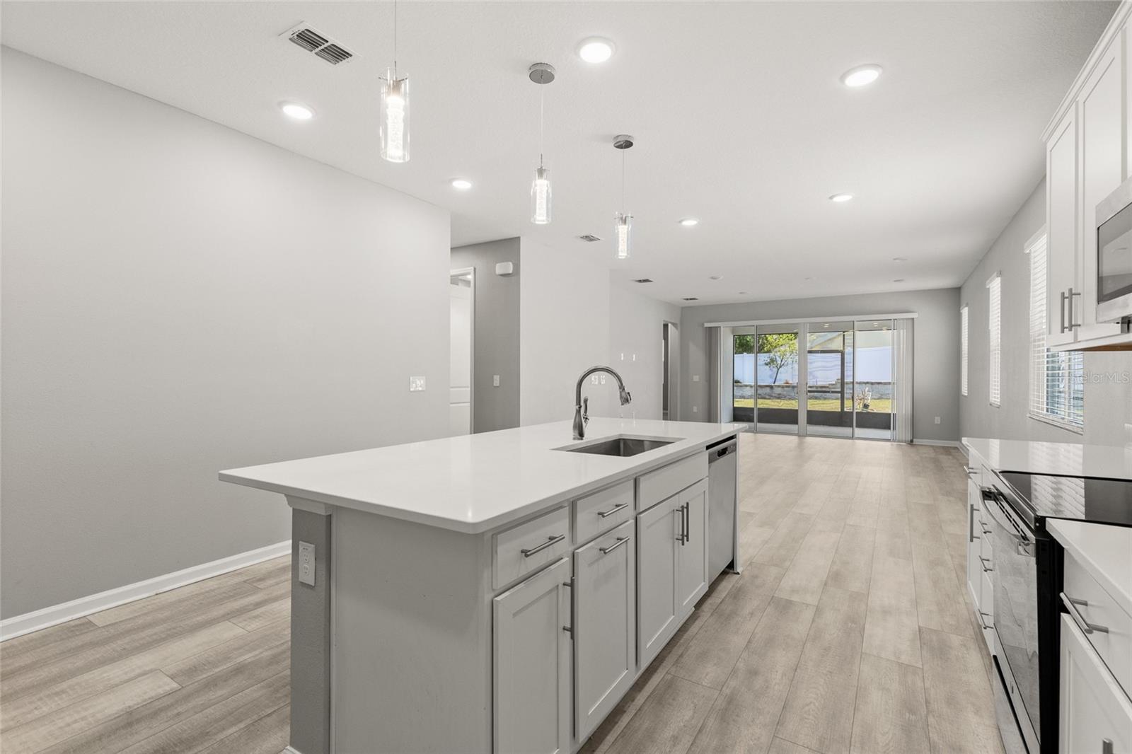 SEASONS/SILVER BASIN - Residential