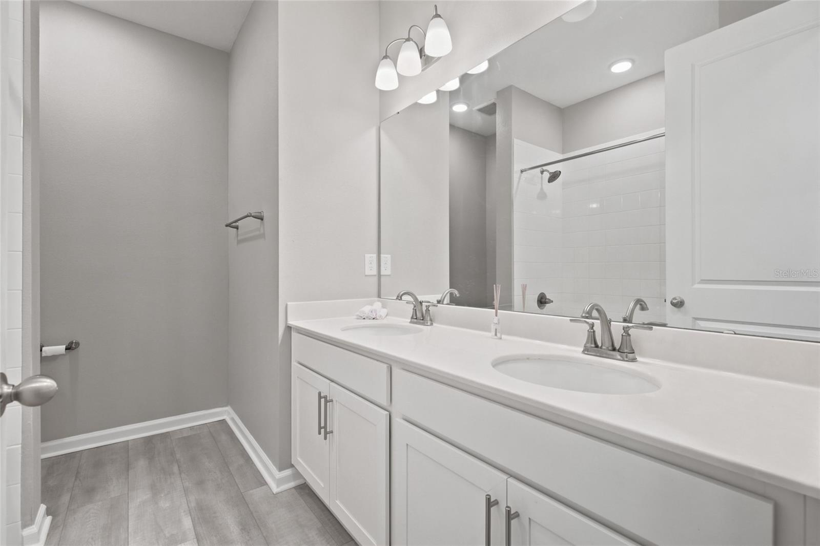 SEASONS/SILVER BASIN - Residential