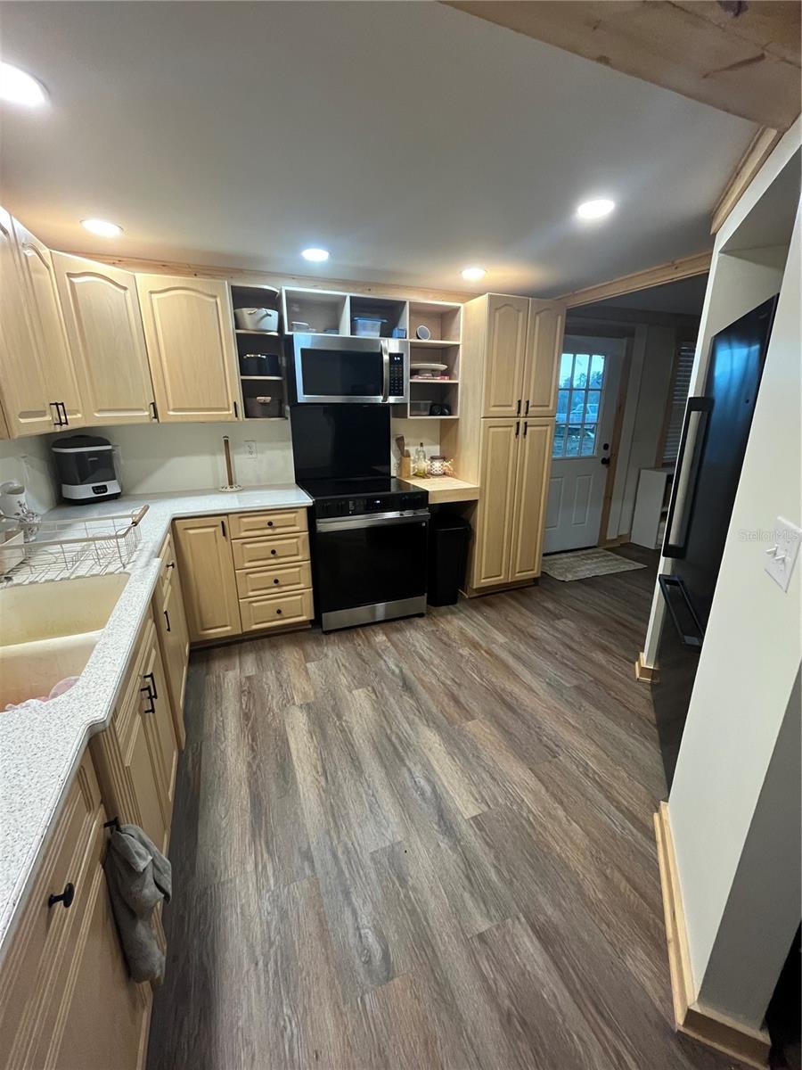 PINEWOOD ESTATES PH 2 - Residential