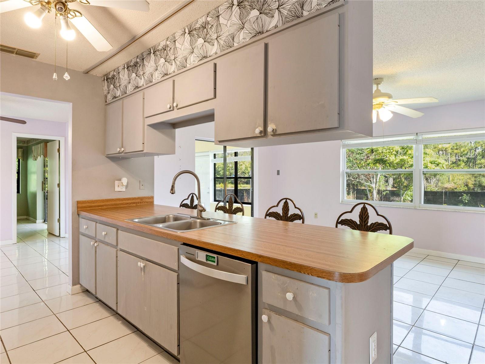 SUN N LAKES - Residential