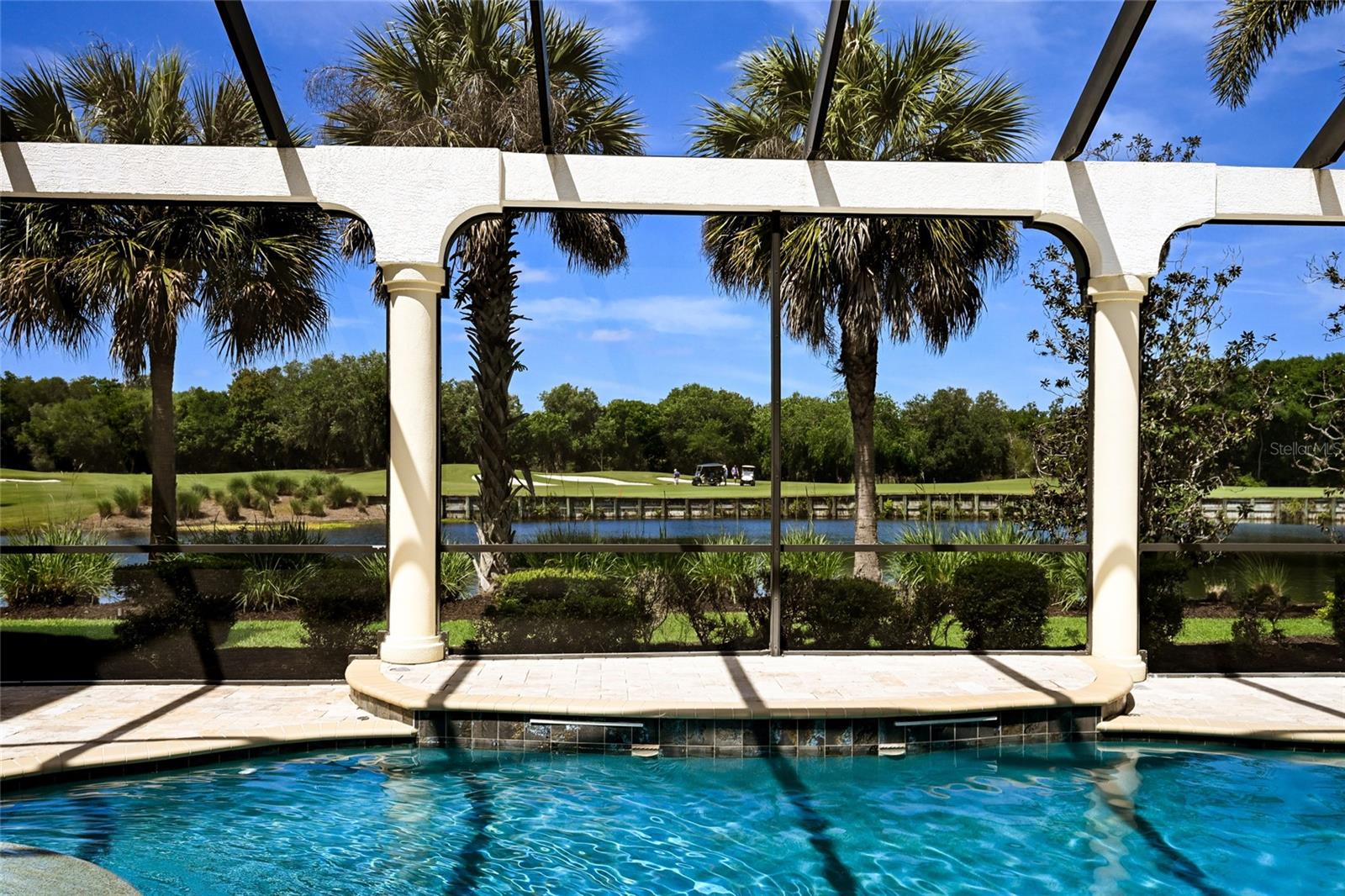 FOUNDERS CLUB - Residential