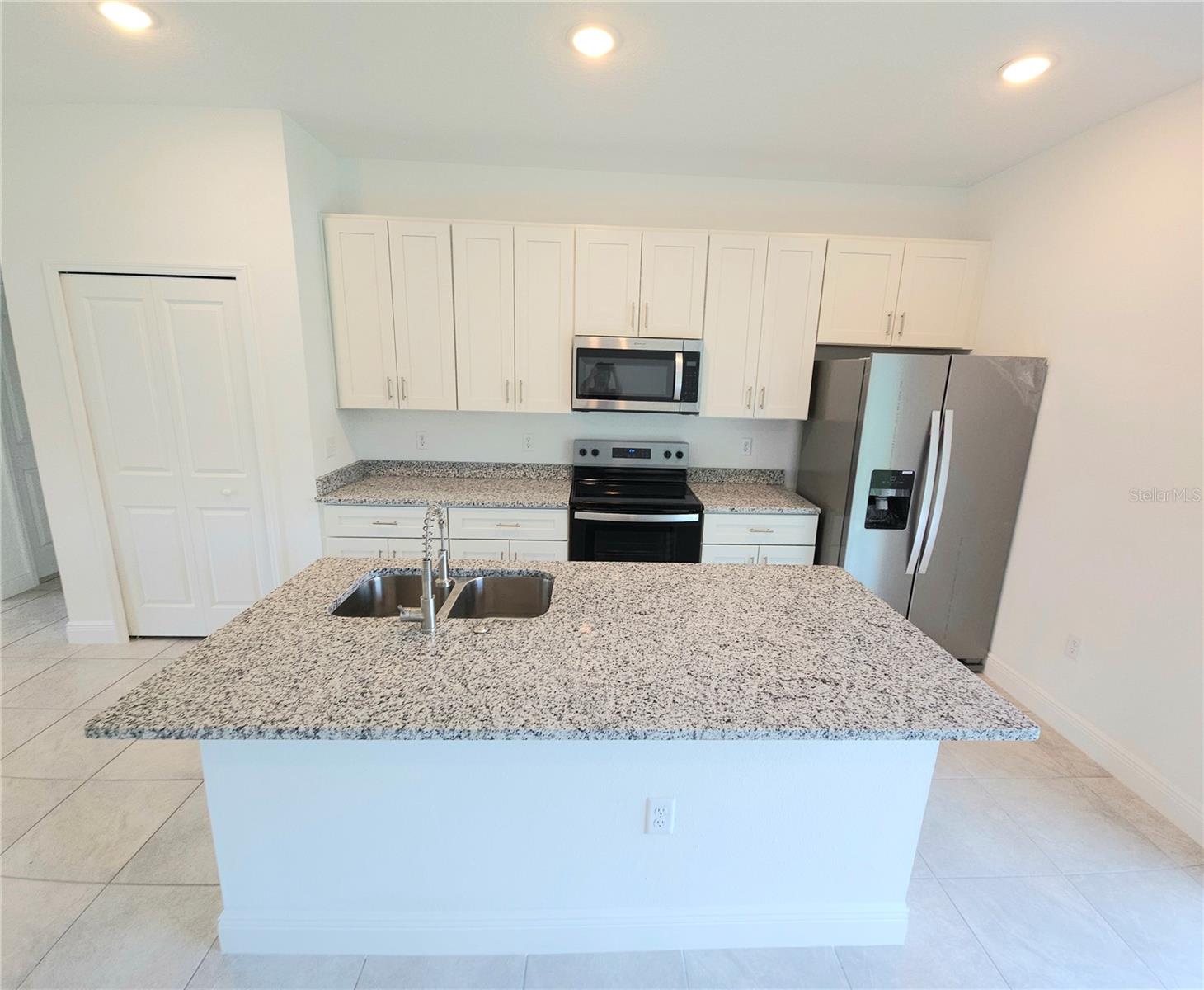 CITRUS SPGS UNIT 23 - Residential Lease