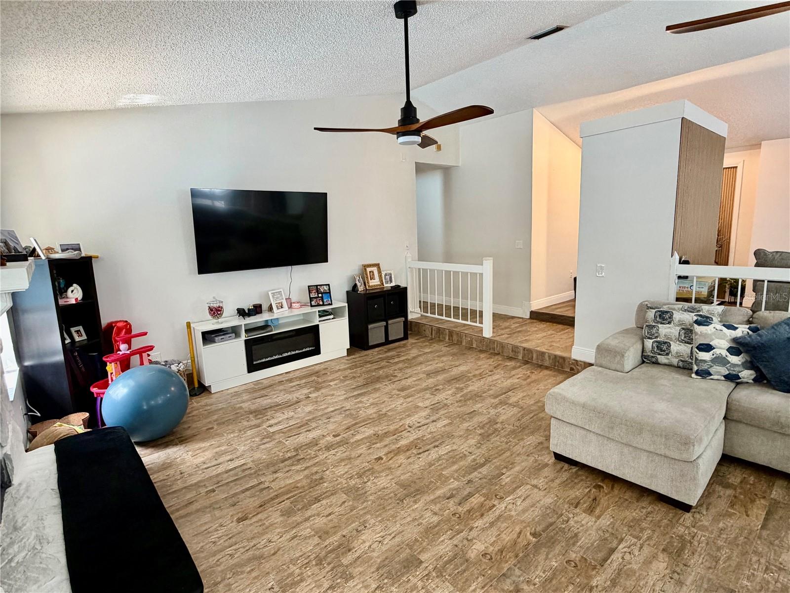COUNTRY PLACE UNIT VI - Residential
