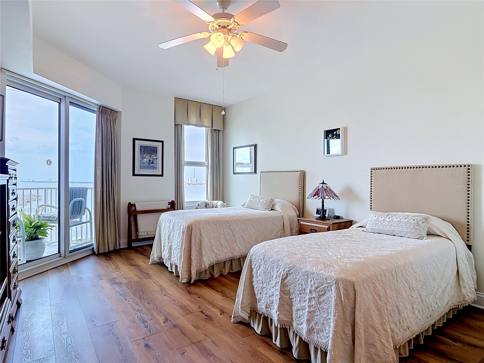 HALIFAX LANDING - Residential