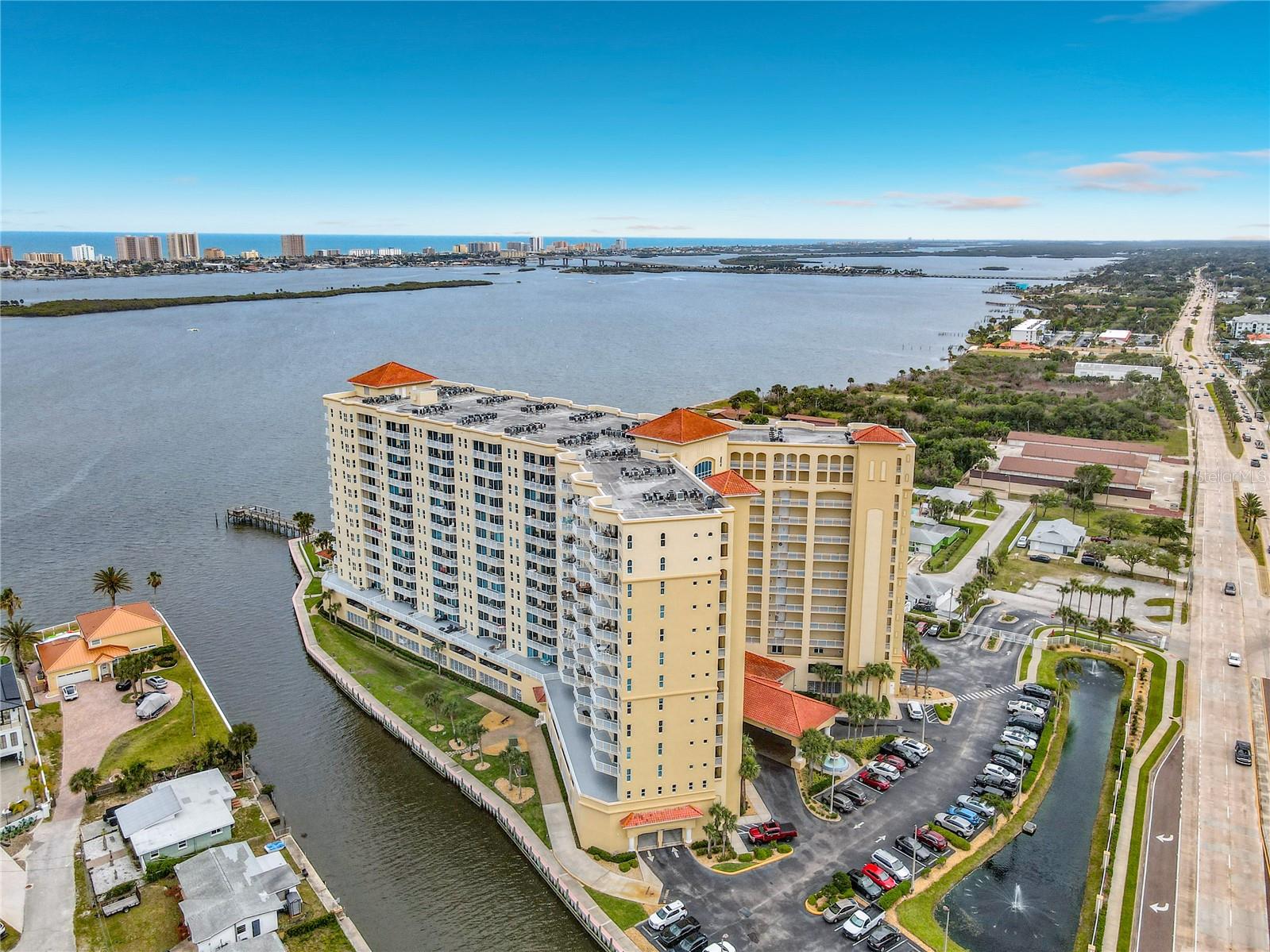 HALIFAX LANDING - Residential