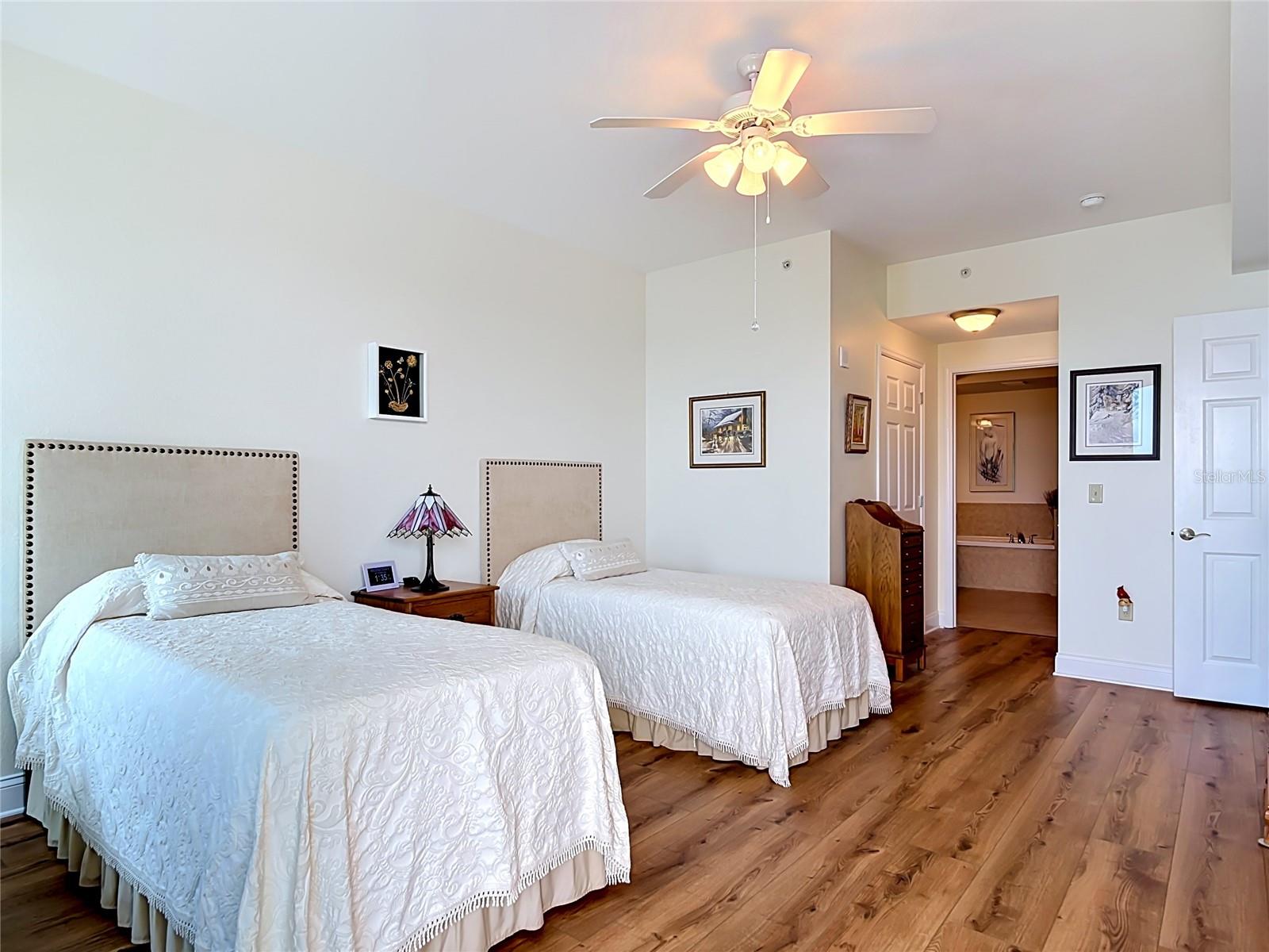 HALIFAX LANDING - Residential