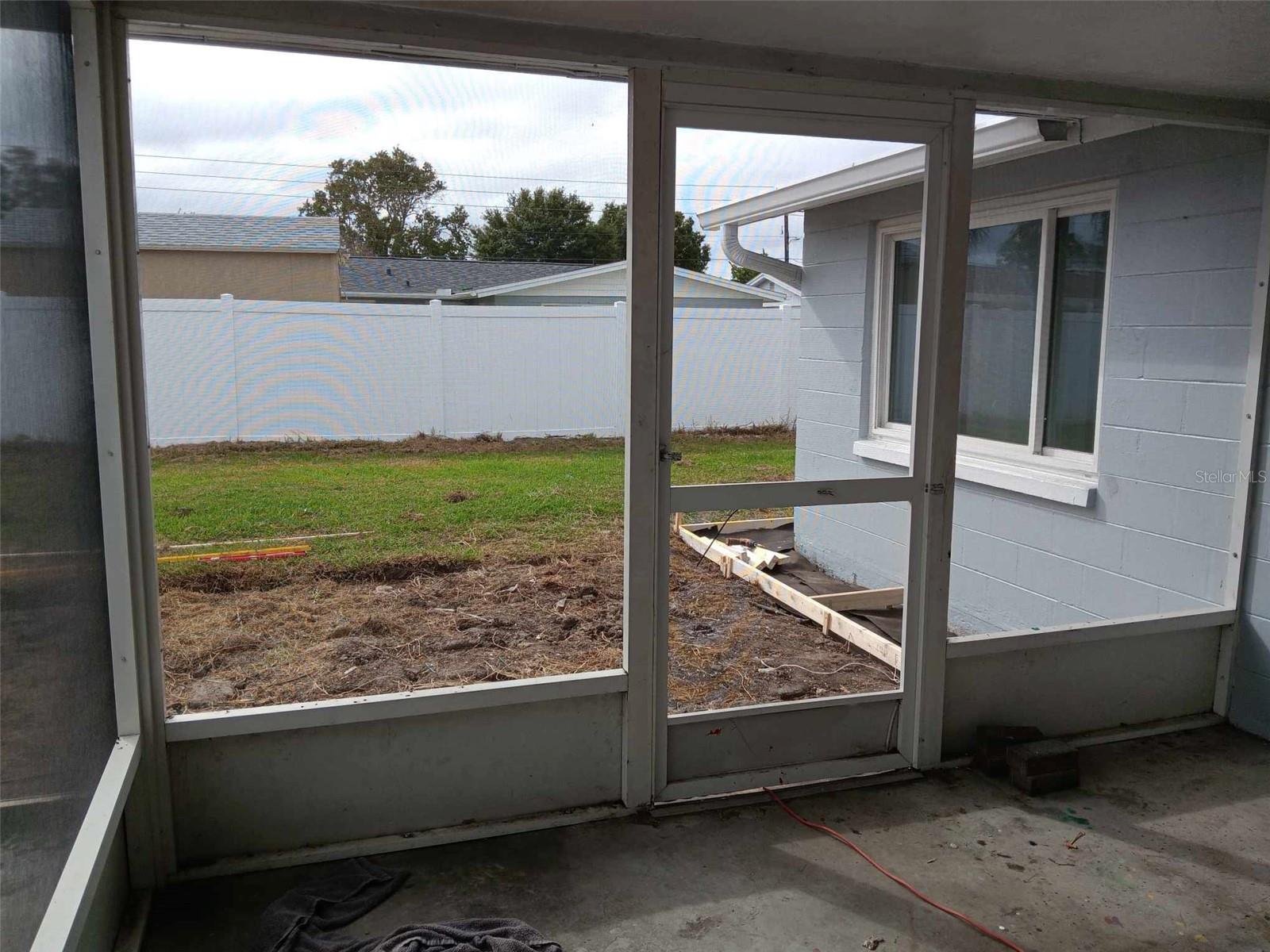 TAHITIAN HOMES - Residential Lease