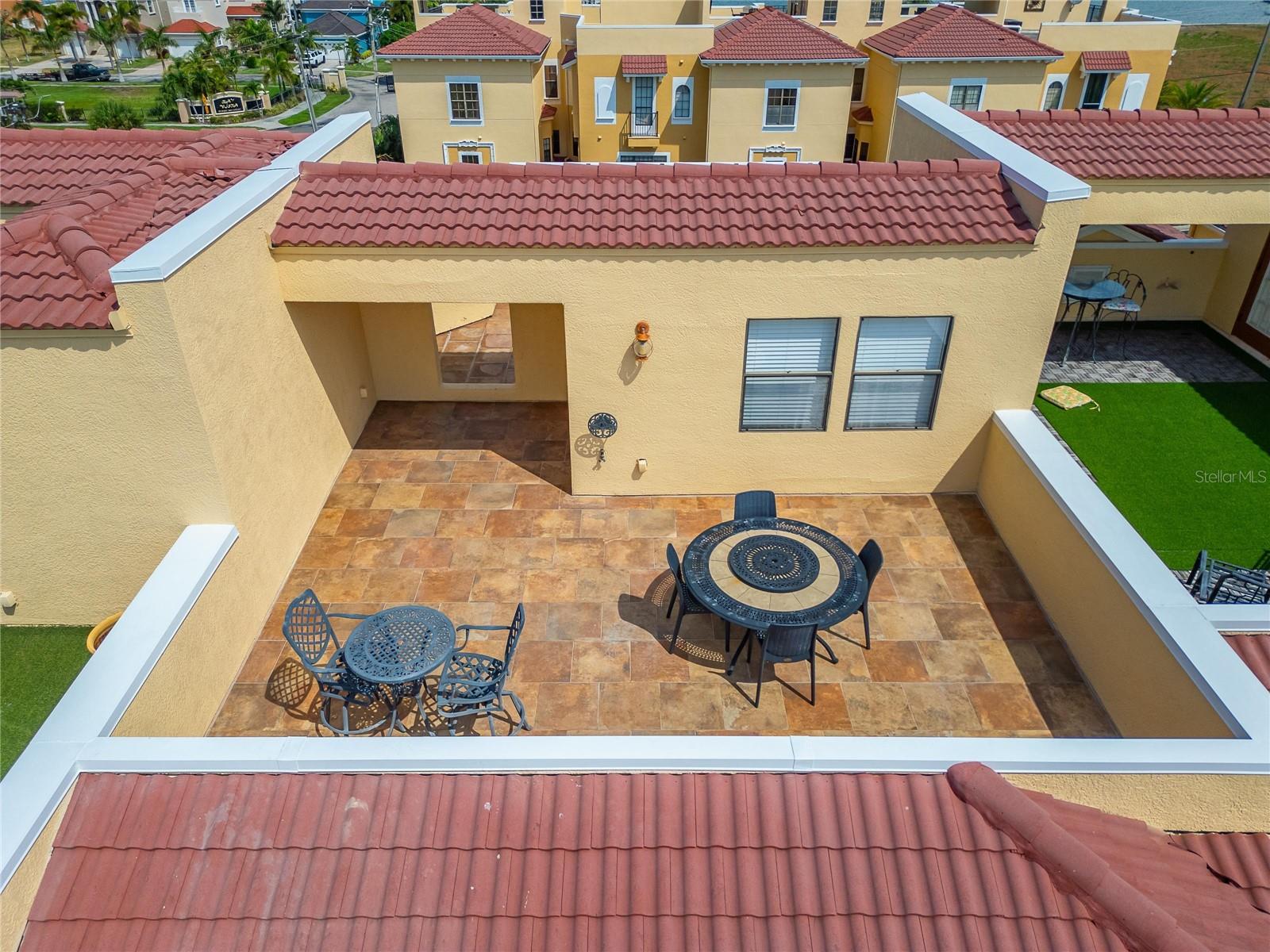 BRISA DEL MAR TWNHMS - Residential