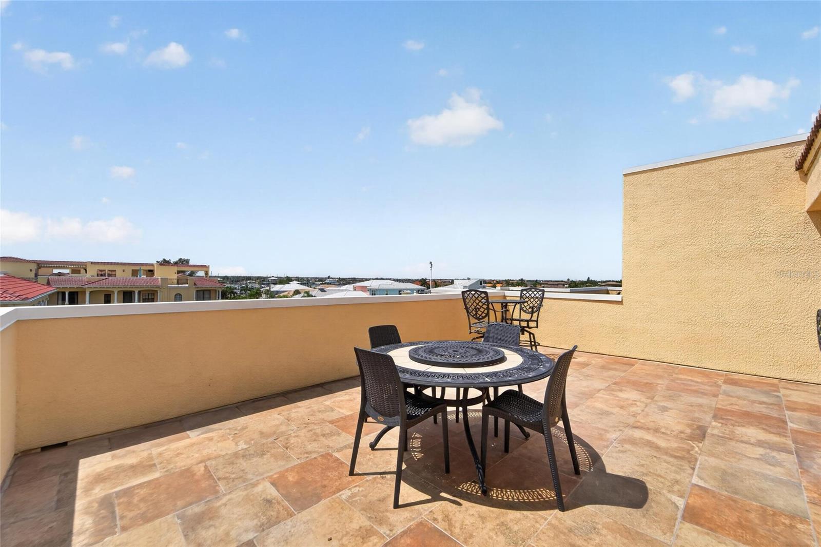 BRISA DEL MAR TWNHMS - Residential