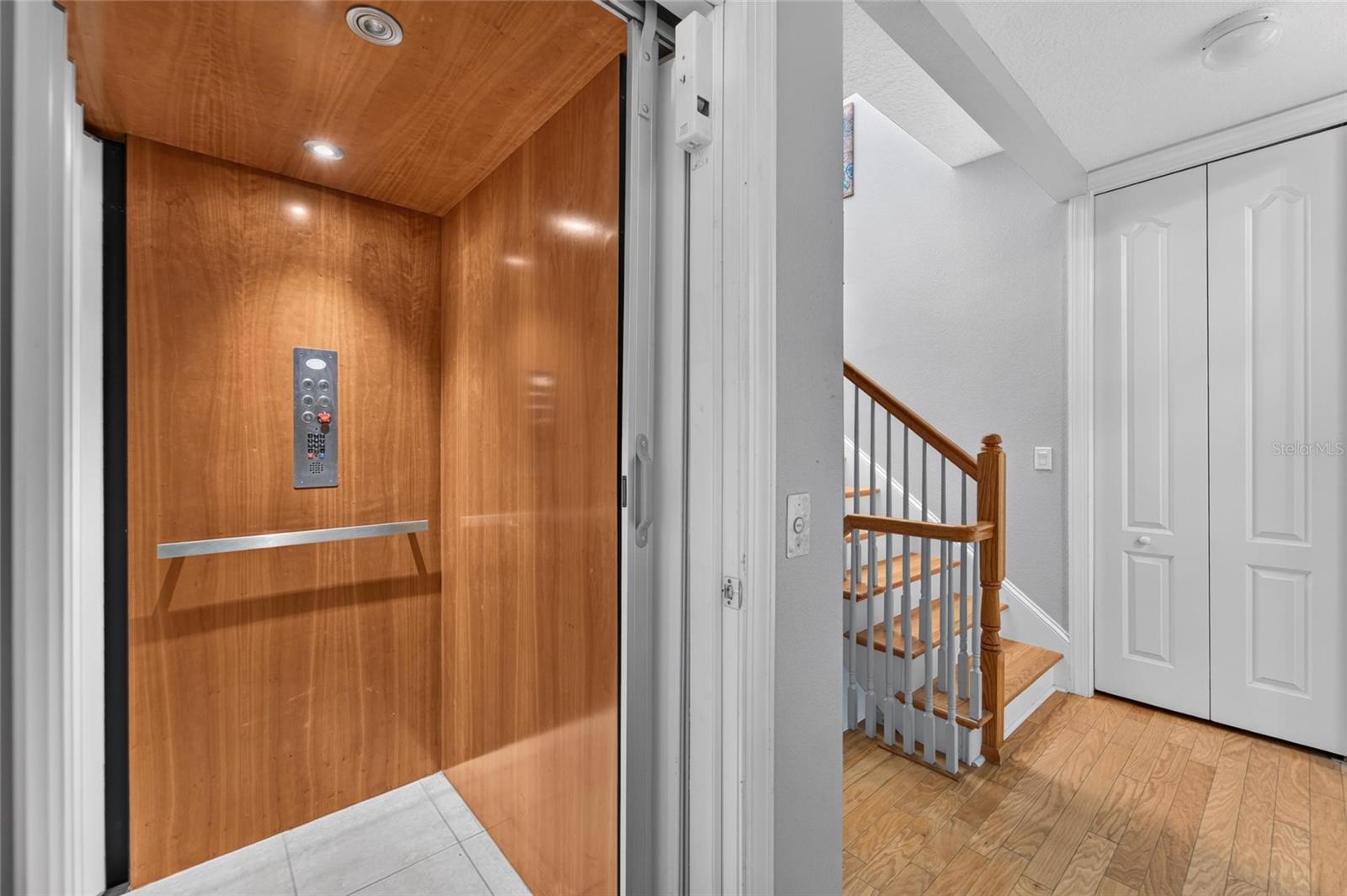 BRISA DEL MAR TWNHMS - Residential