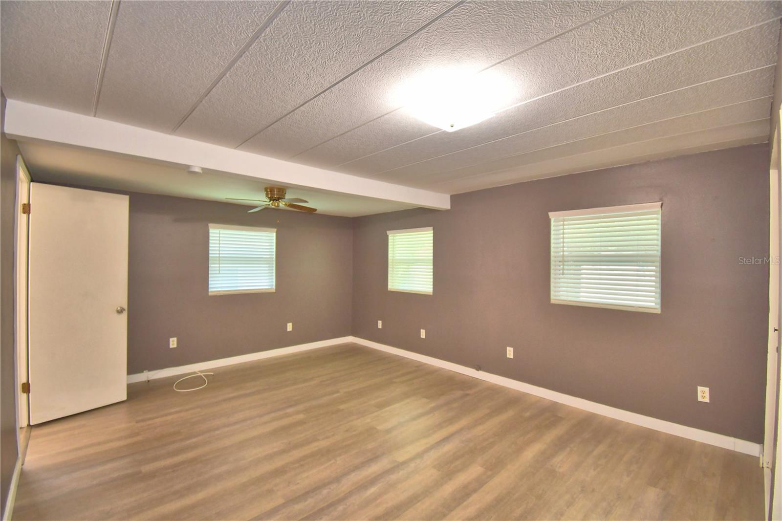 ARIANA SHORES MHP - Residential
