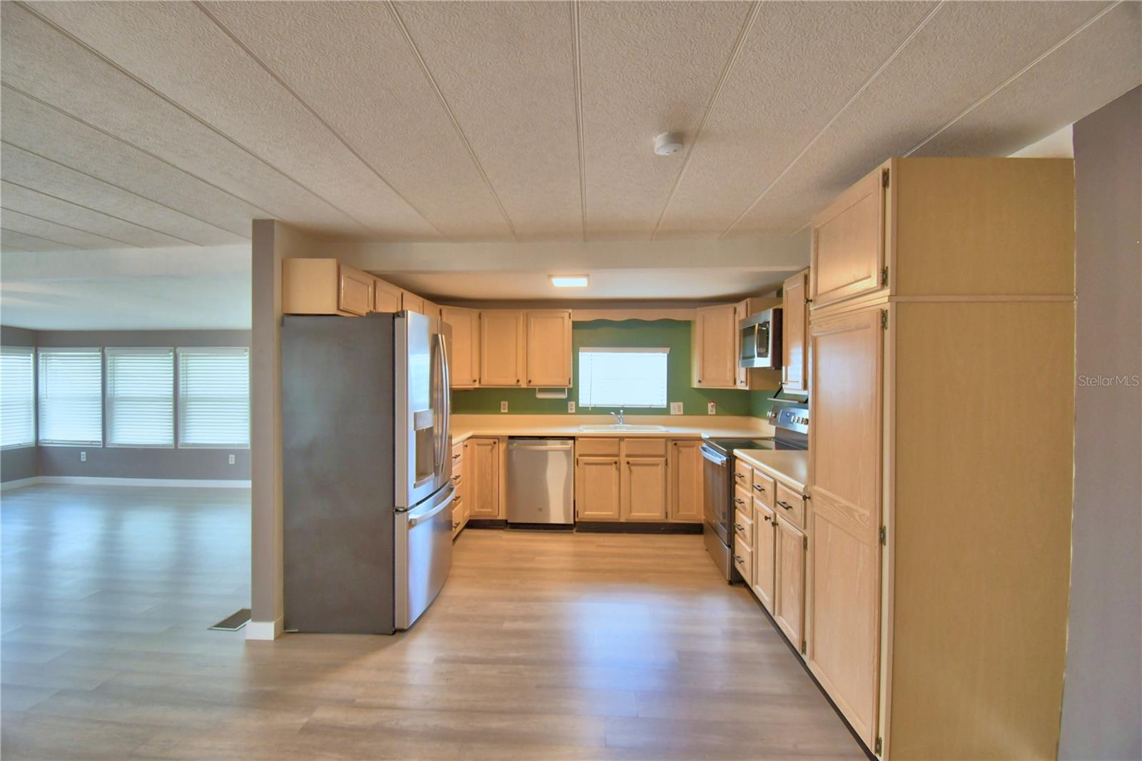 ARIANA SHORES MHP - Residential