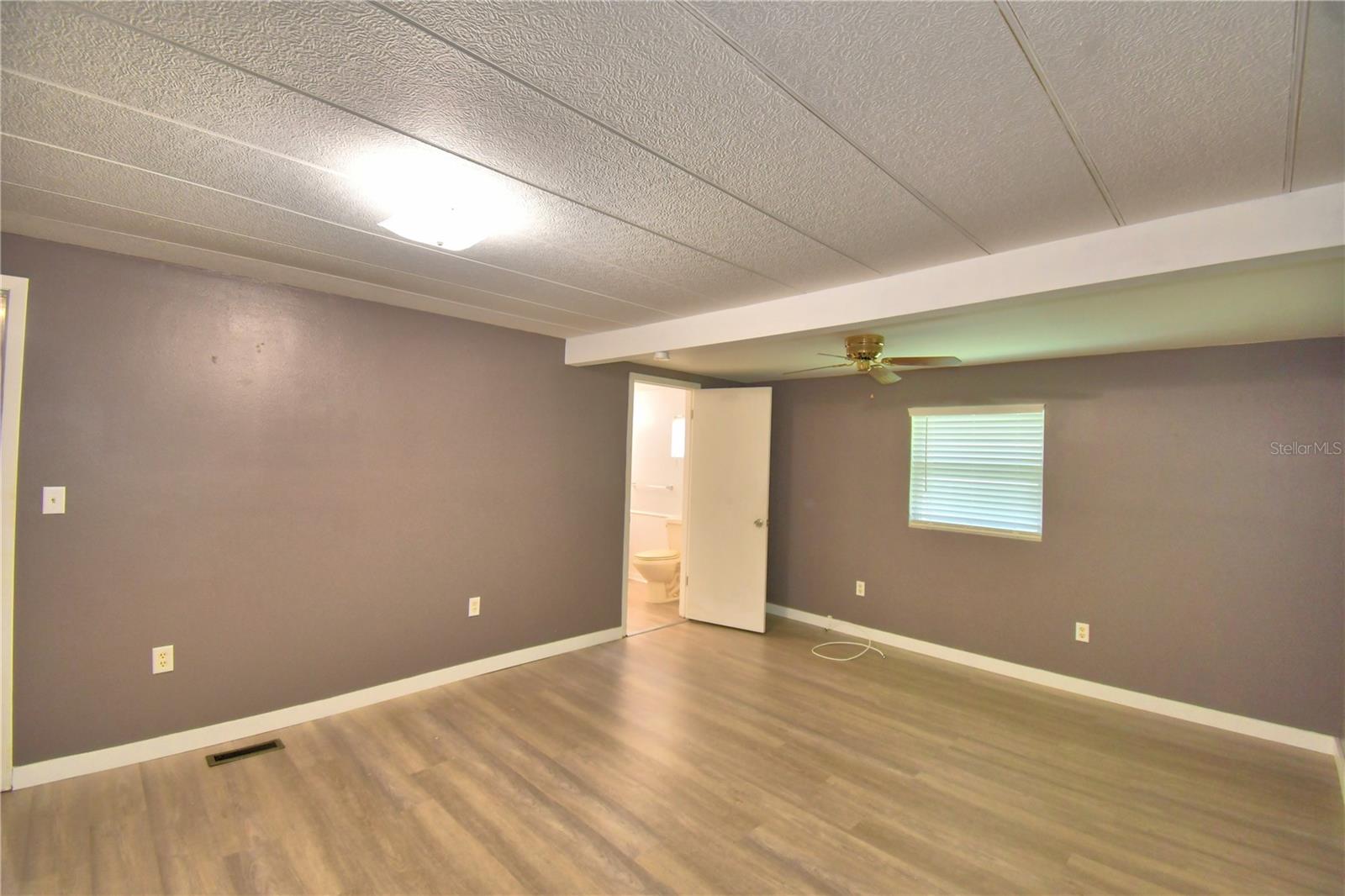 ARIANA SHORES MHP - Residential