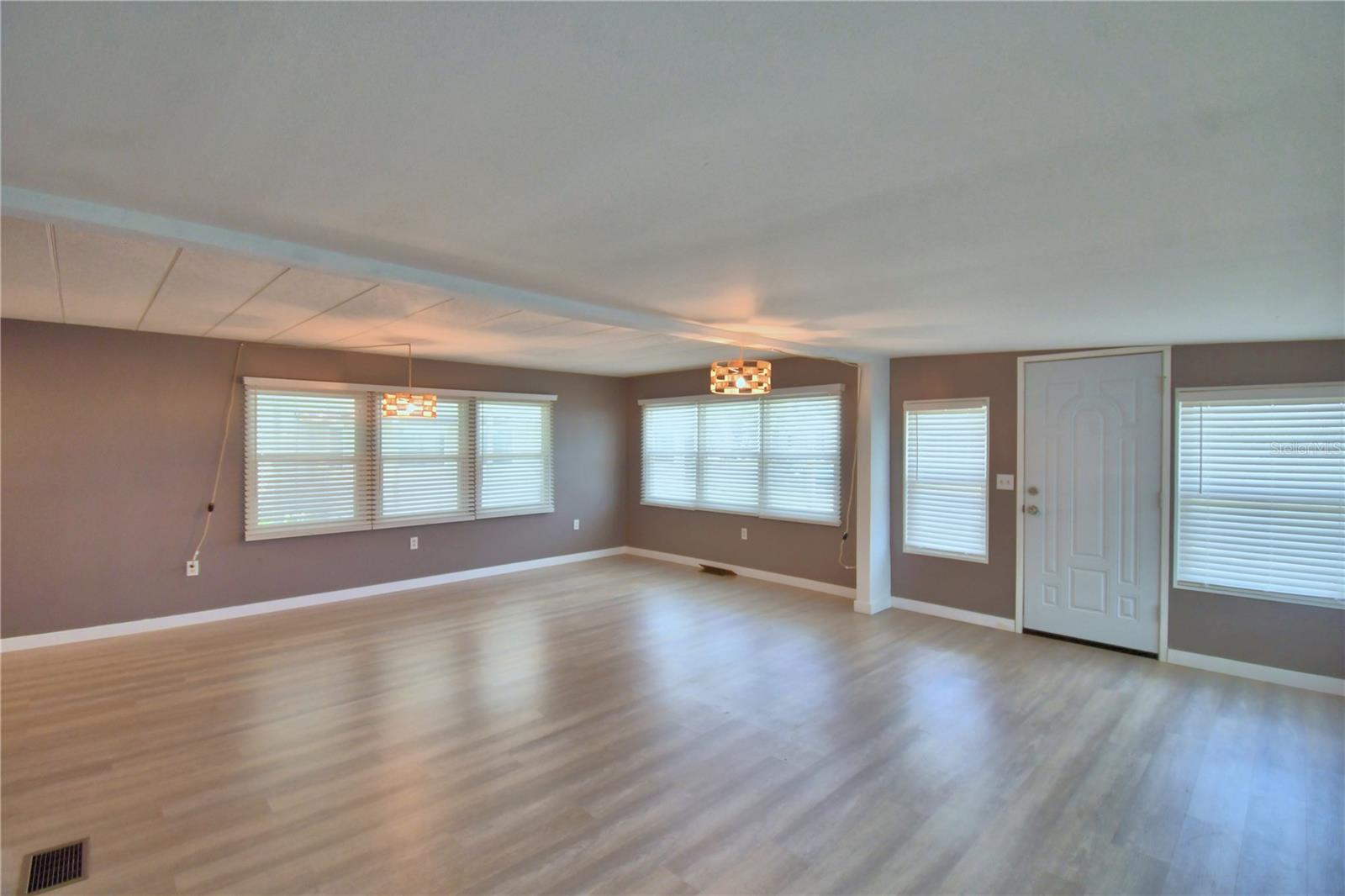 ARIANA SHORES MHP - Residential