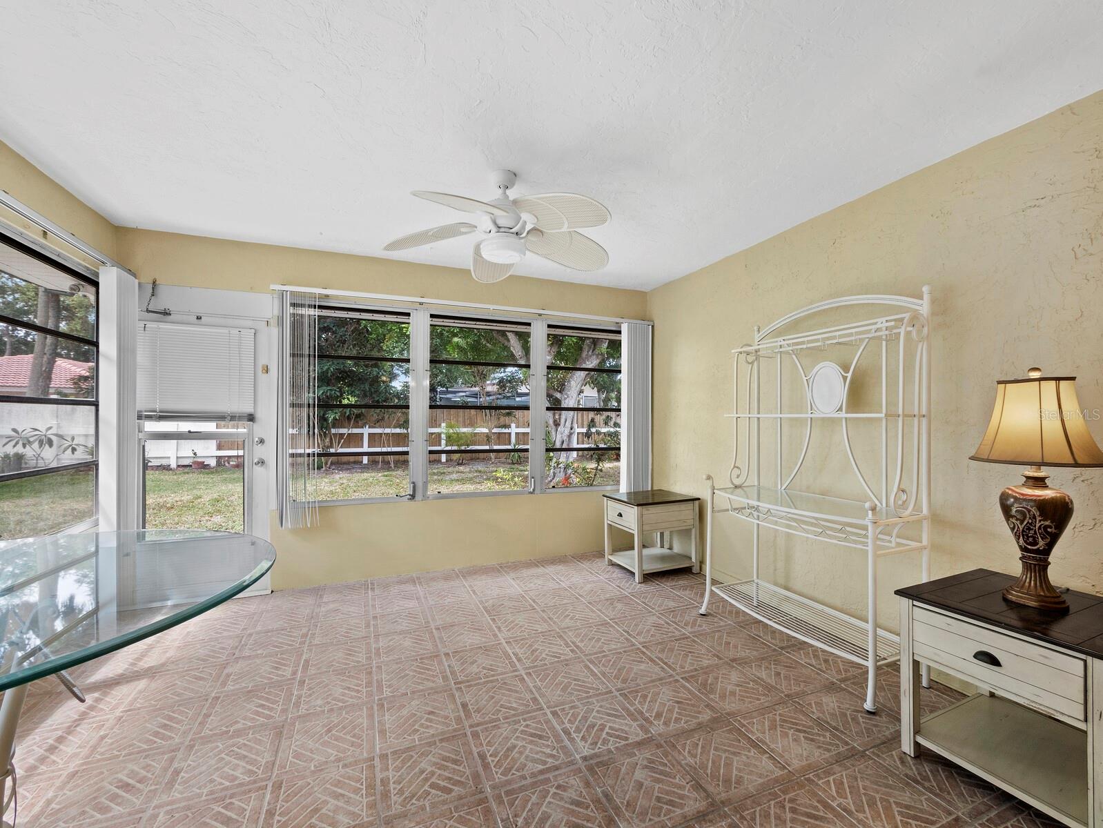 GLEN OAKS RIDGE VILLAS 1 - Residential