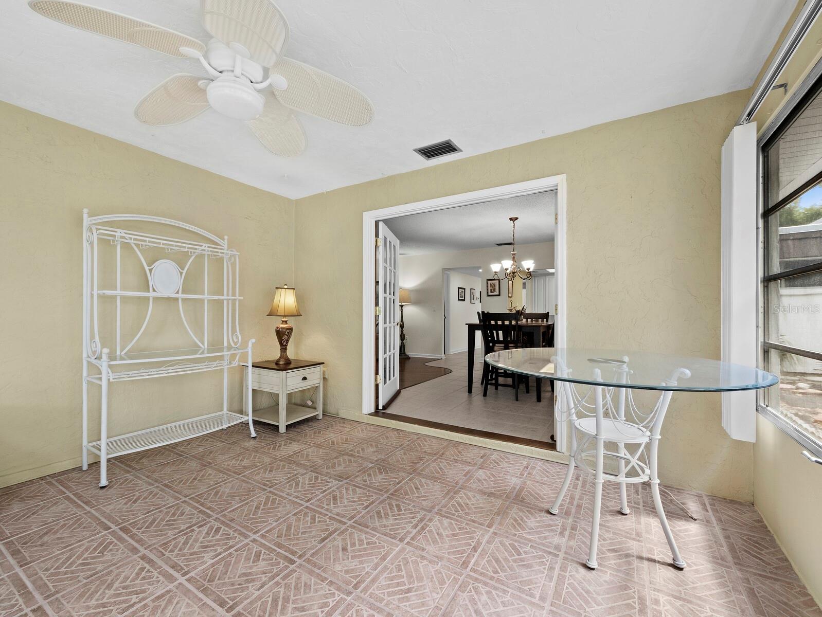 GLEN OAKS RIDGE VILLAS 1 - Residential