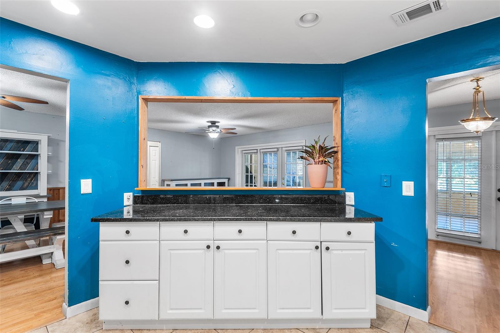 VAN LAKES - Residential