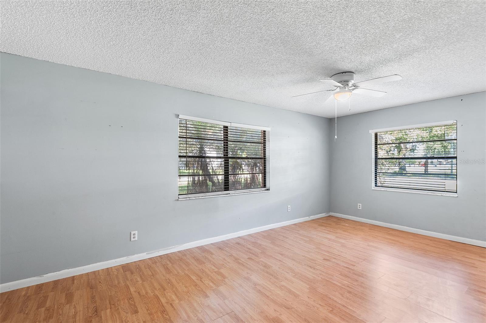 VAN LAKES - Residential