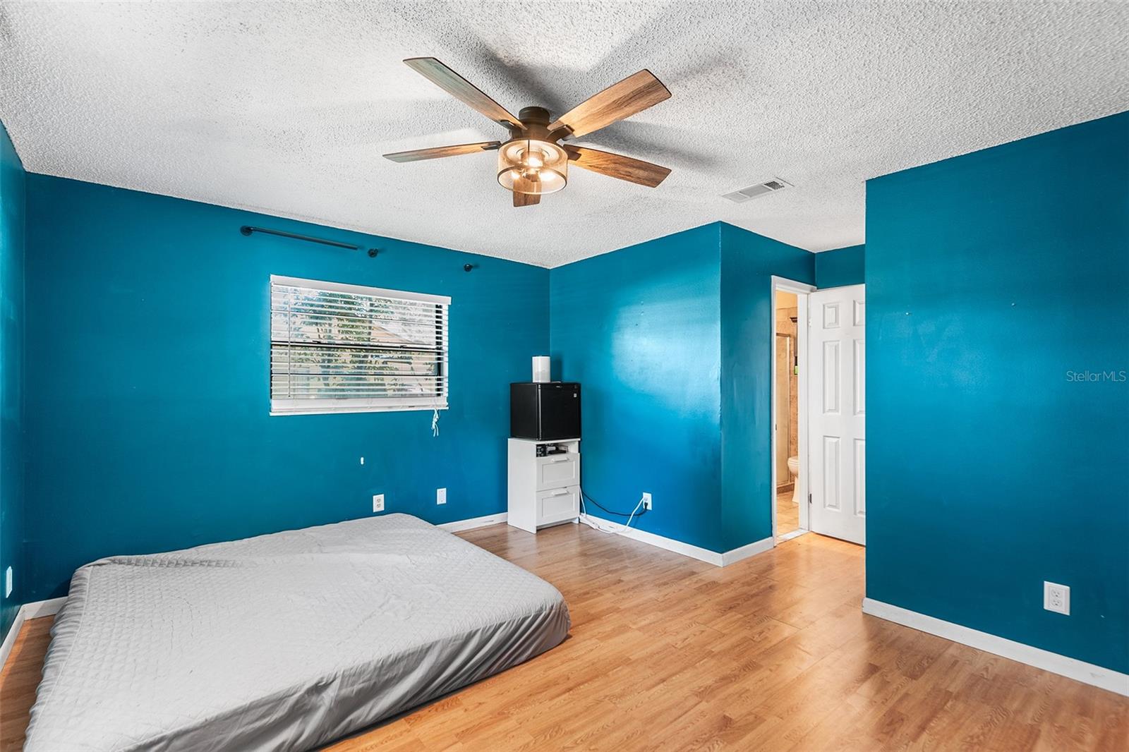 VAN LAKES - Residential