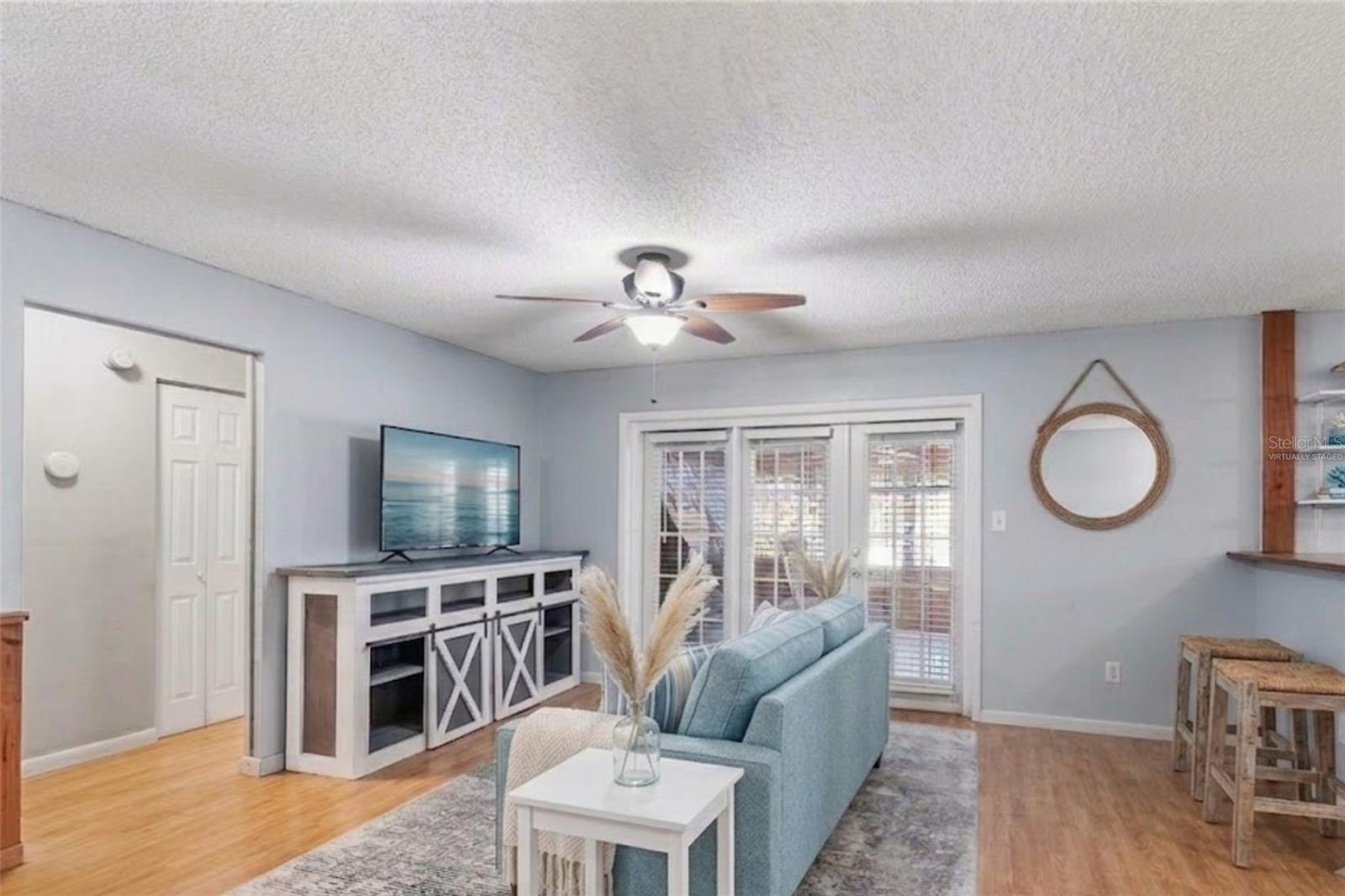 VAN LAKES - Residential