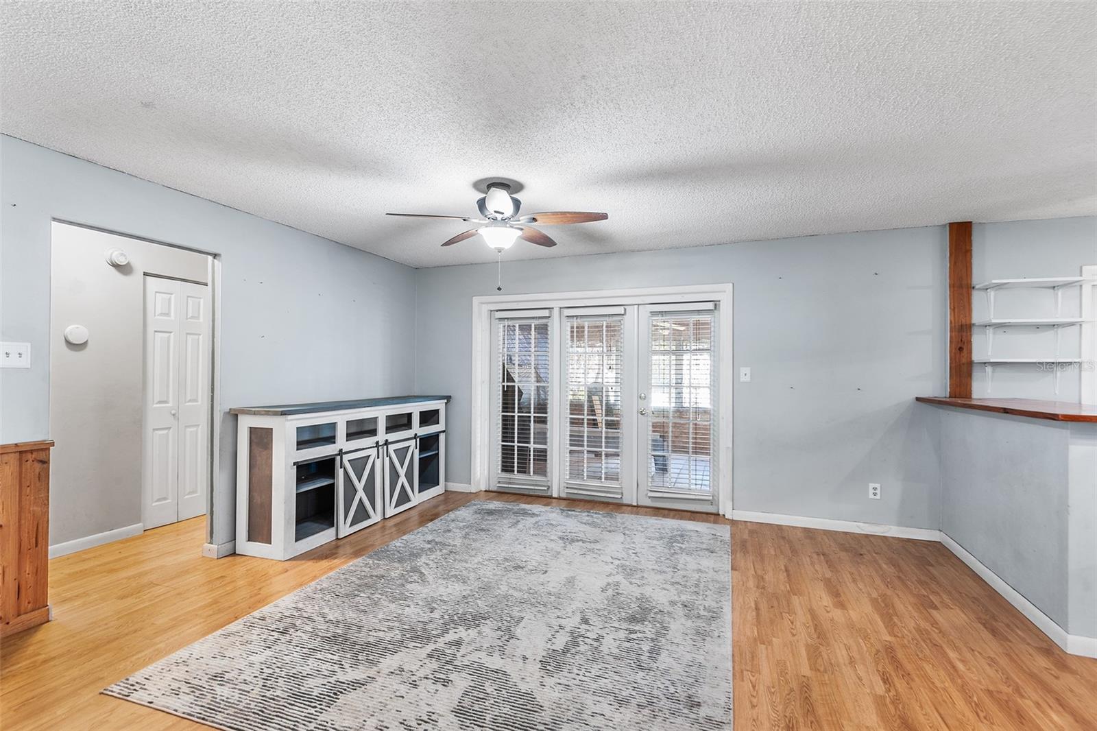 VAN LAKES - Residential