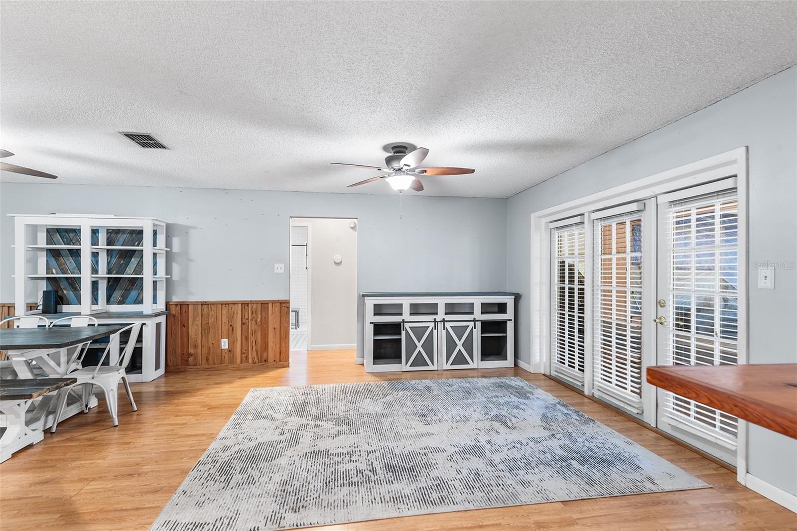 VAN LAKES - Residential