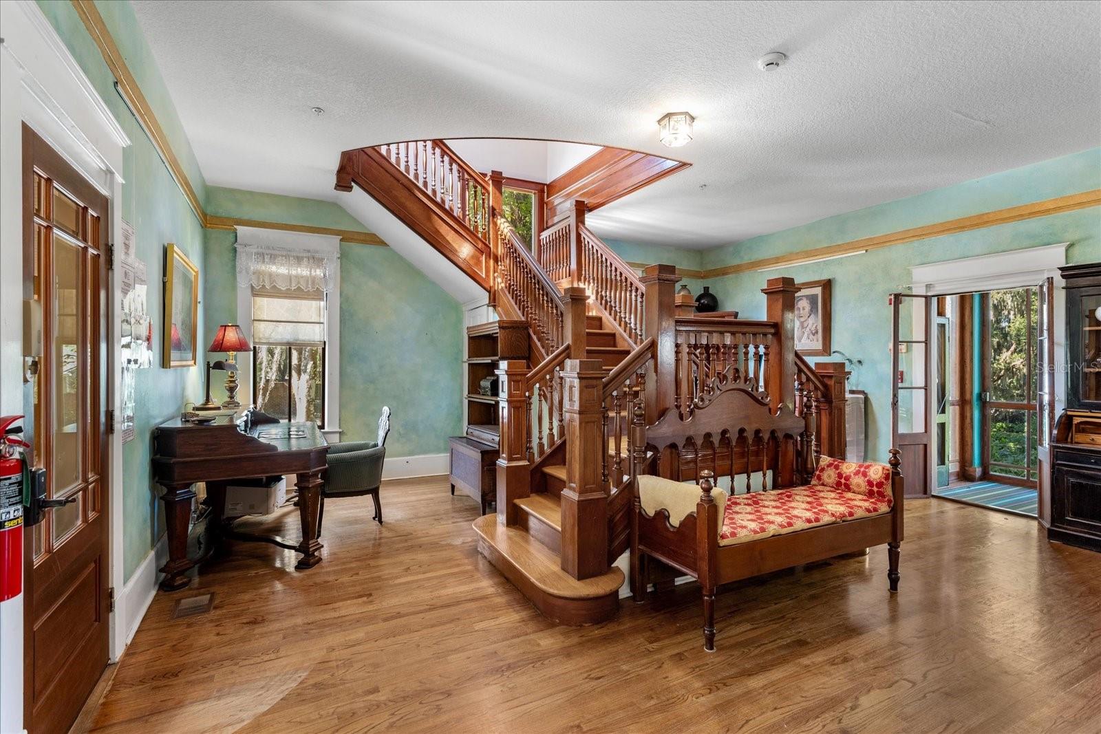 OAKLAND - Residential