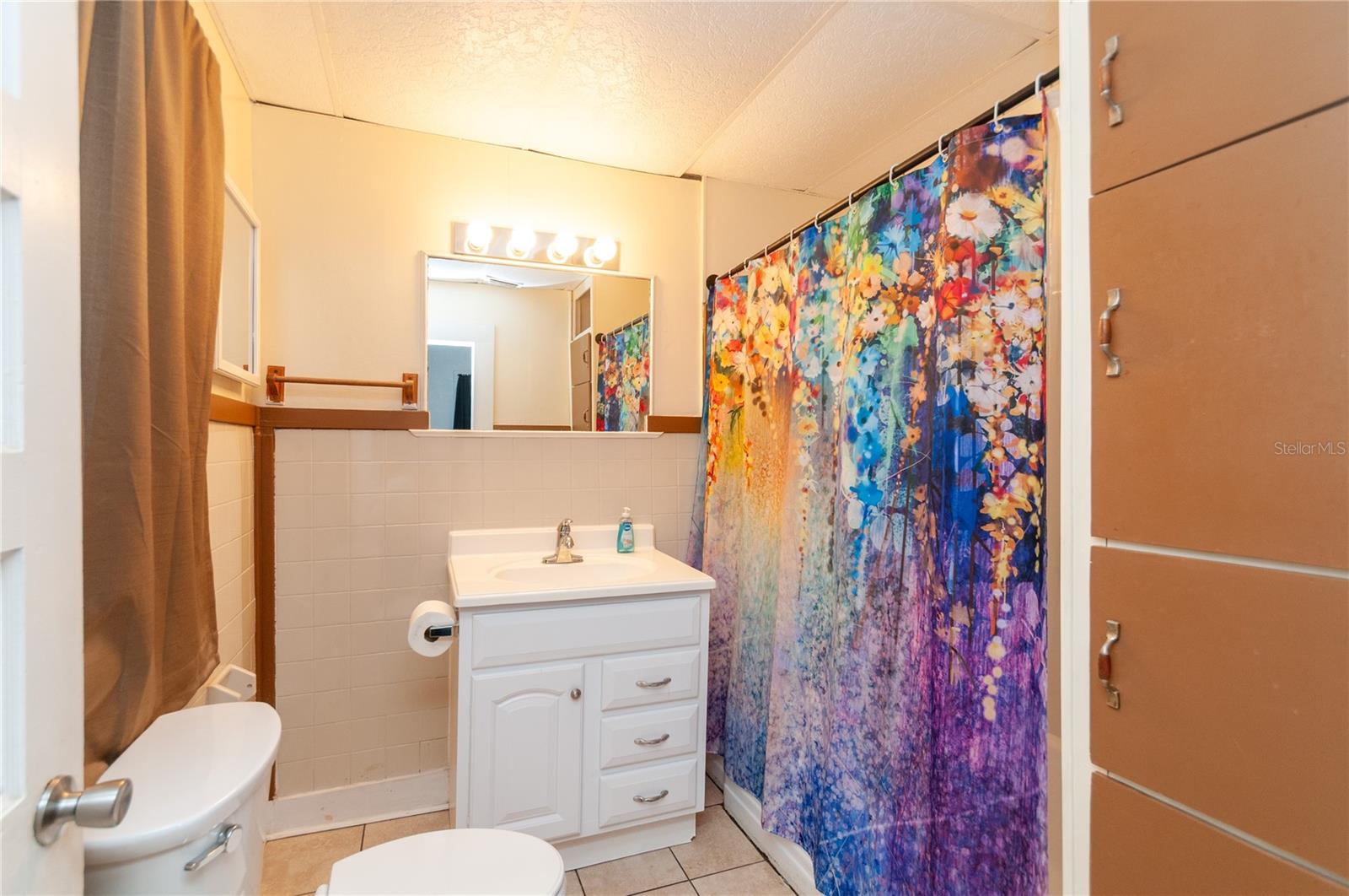OAKLAND SUB 2 - Residential Lease