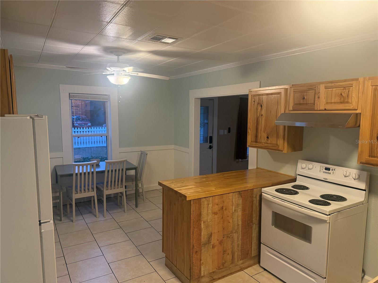 OAKLAND SUB 2 - Residential Lease