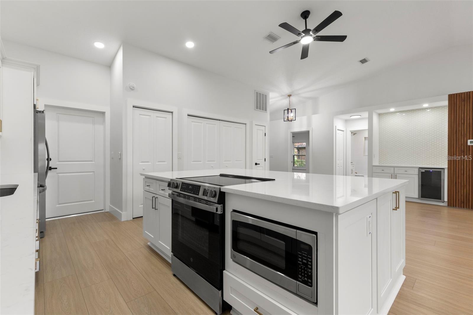 SILVER OAKS PH 01 - Residential