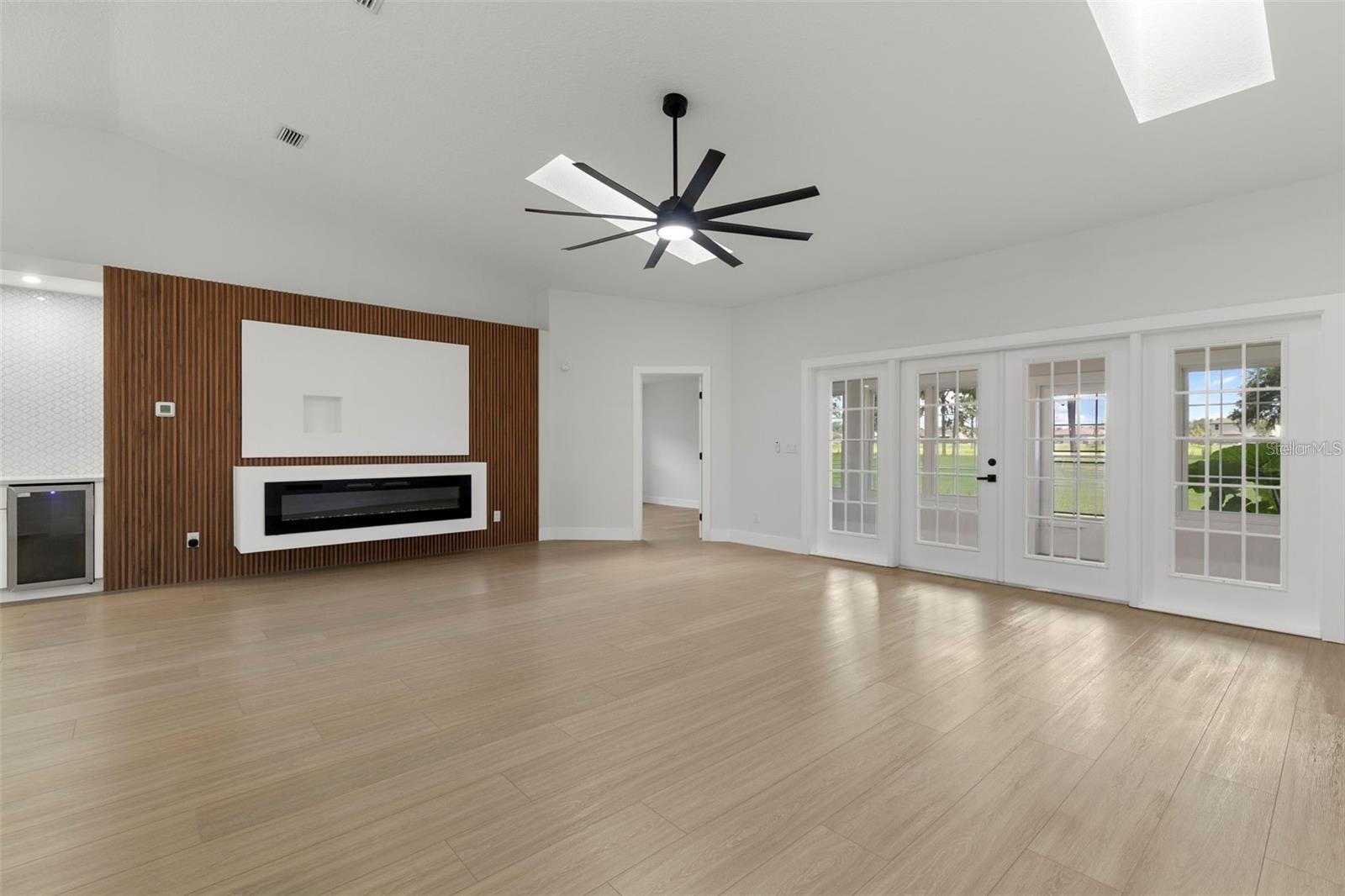 SILVER OAKS PH 01 - Residential