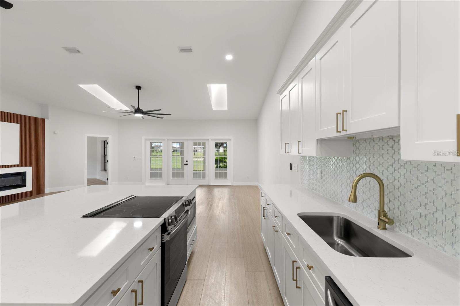 SILVER OAKS PH 01 - Residential