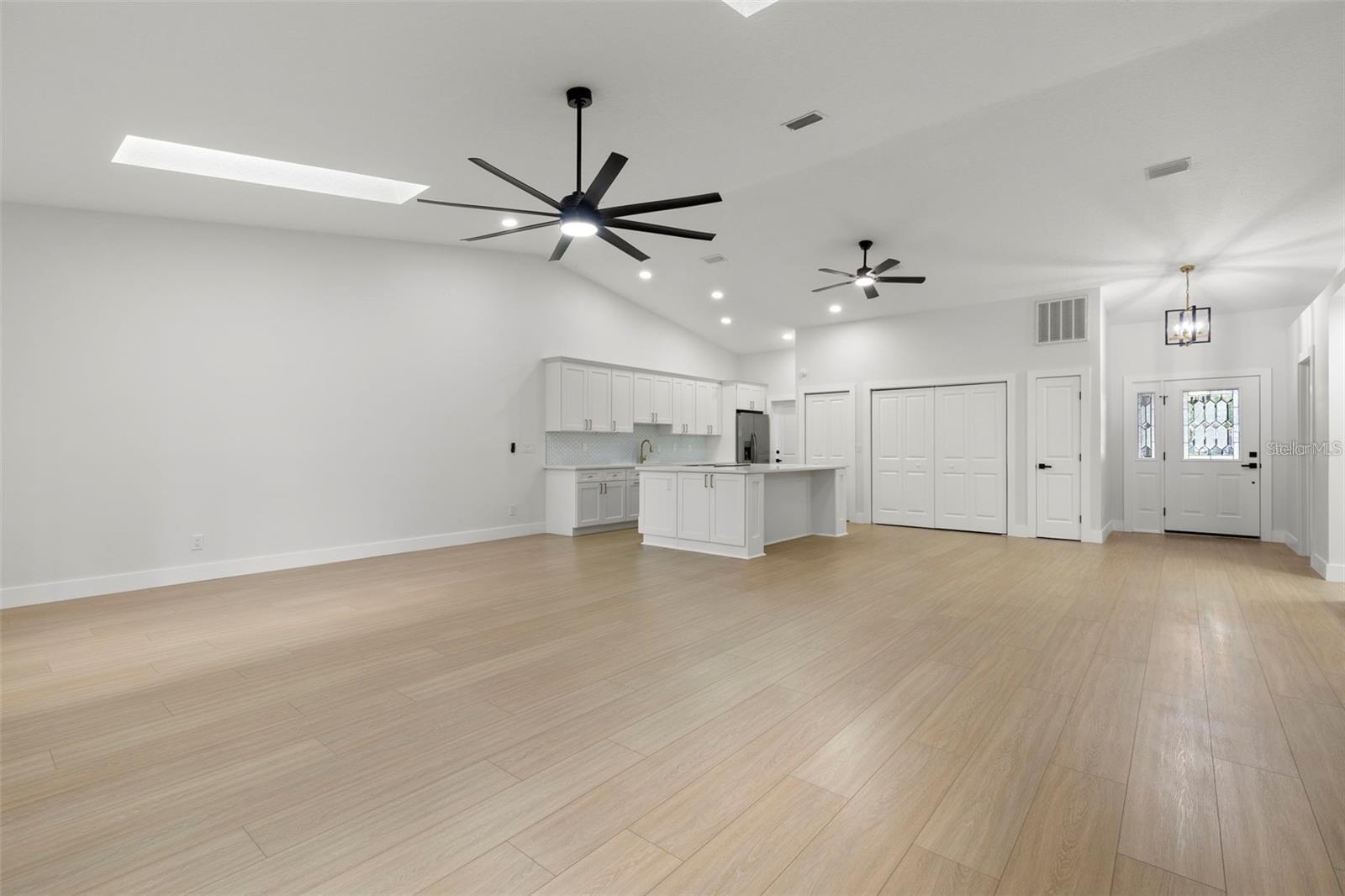 SILVER OAKS PH 01 - Residential