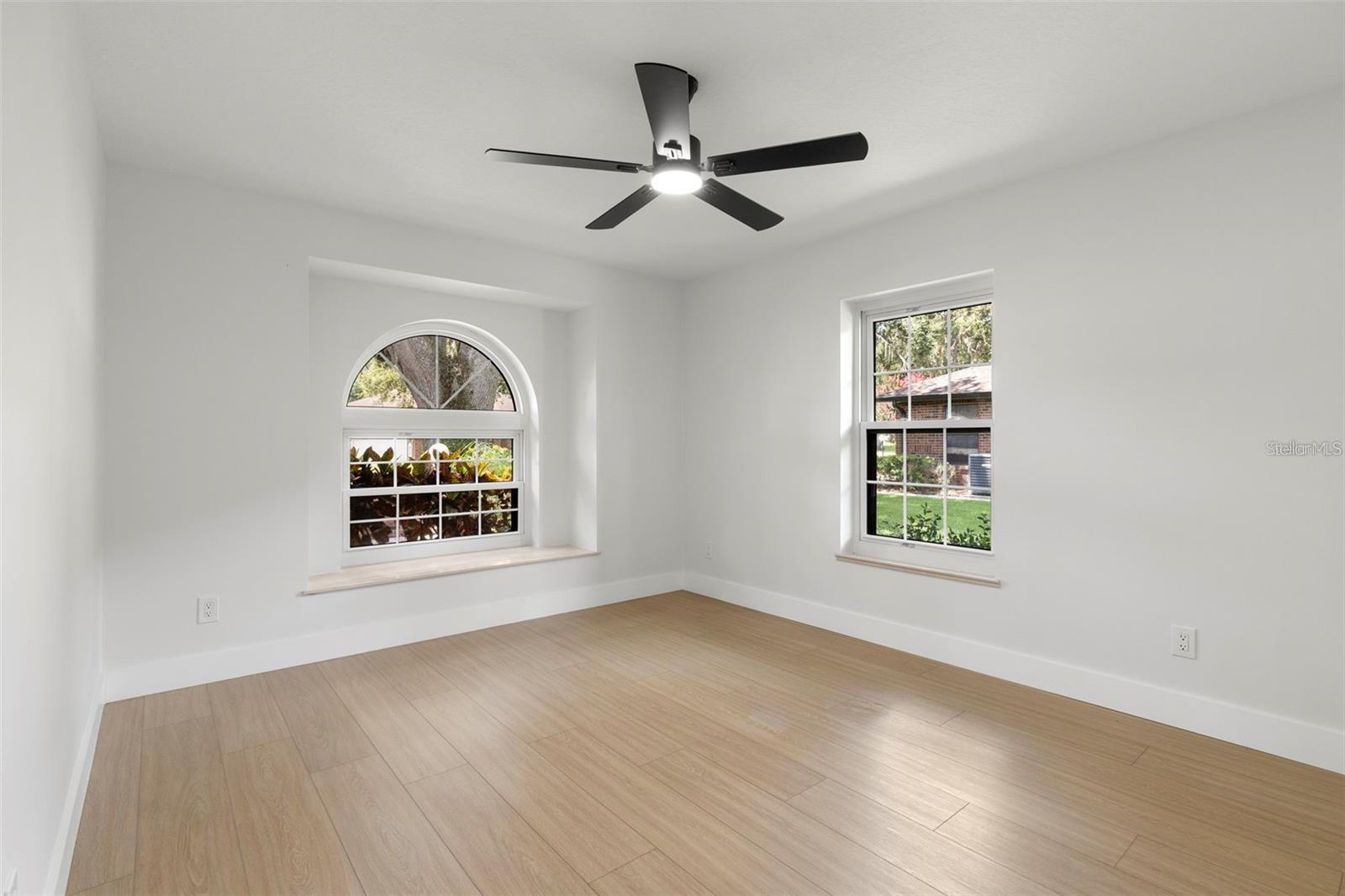 SILVER OAKS PH 01 - Residential