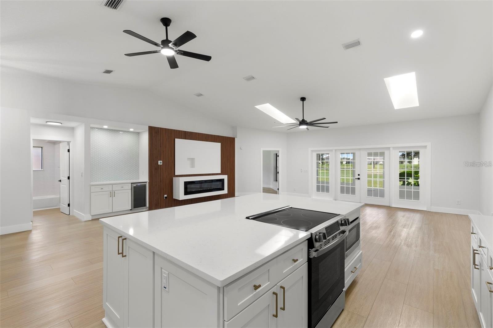 SILVER OAKS PH 01 - Residential