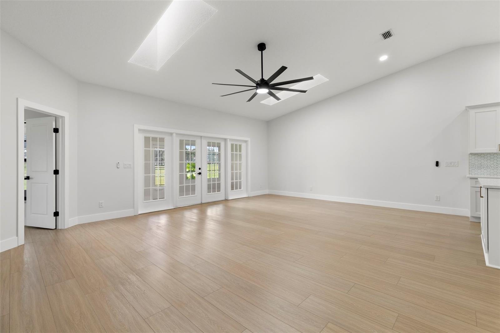 SILVER OAKS PH 01 - Residential