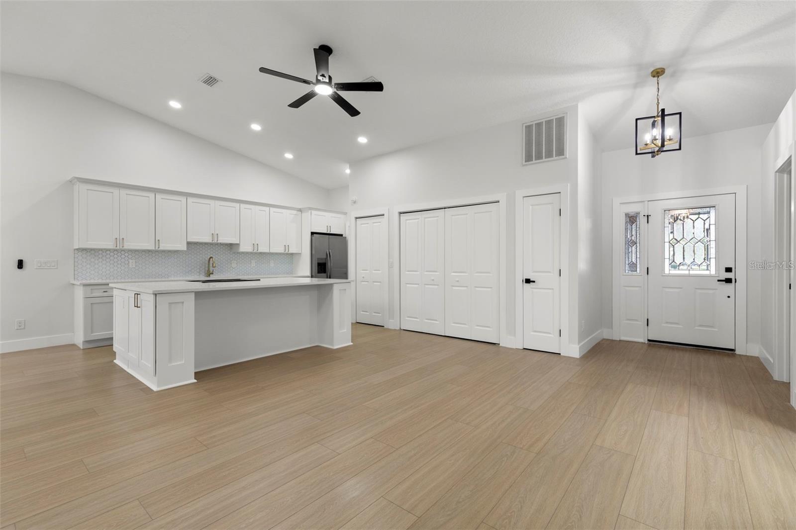 SILVER OAKS PH 01 - Residential