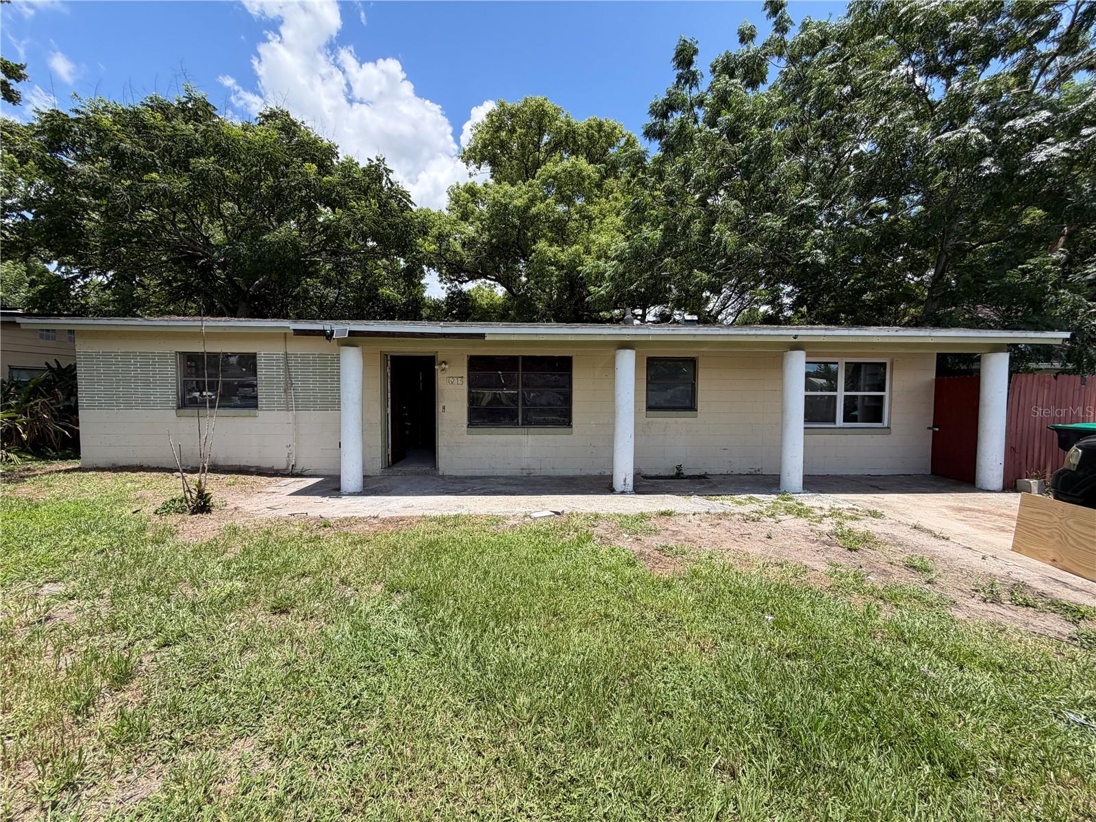 HANDY MAN SPECIAL! Welcome to 6213 Tavendale, ready for an investor to come in and take over! ROOF 2019!! Electric Washer / Dryer hookup! PRIME OPPORTUNITY to complete addition to home which would add an additional 700+ sqft to the home!