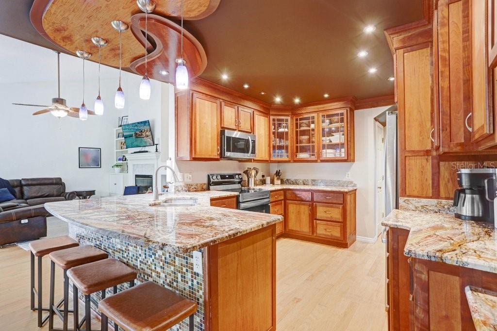 TAMPA PALMS UNIT 3B A REP - Residential Lease